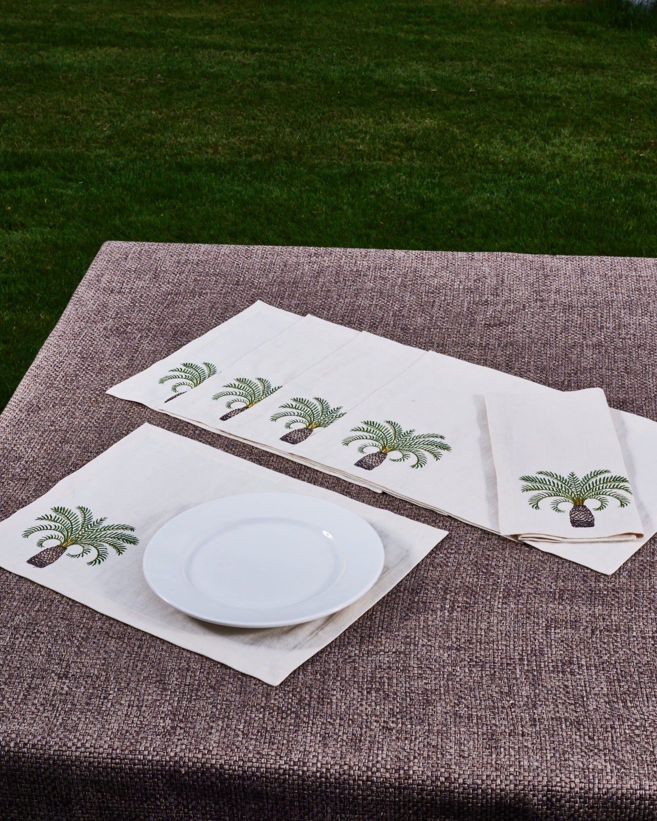 Lina Linen Placemats Set