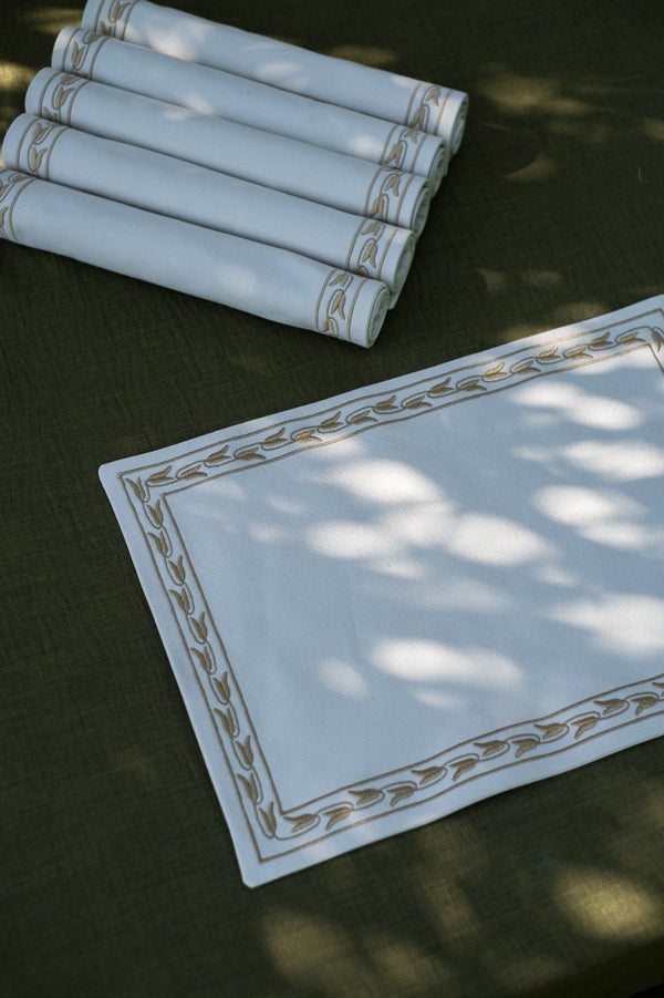 Lotus Chain Placemat Set