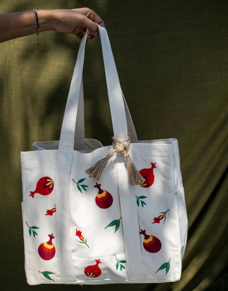 Pomegranate Breeze Spacious Bag