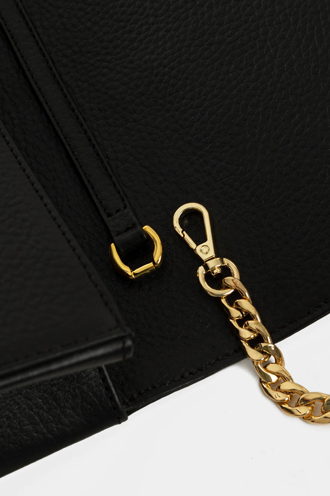 Lagom — Bära  Deep Black Clutch