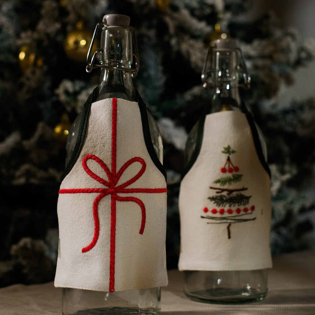 Ribbon &Tree Bottle Apron Set