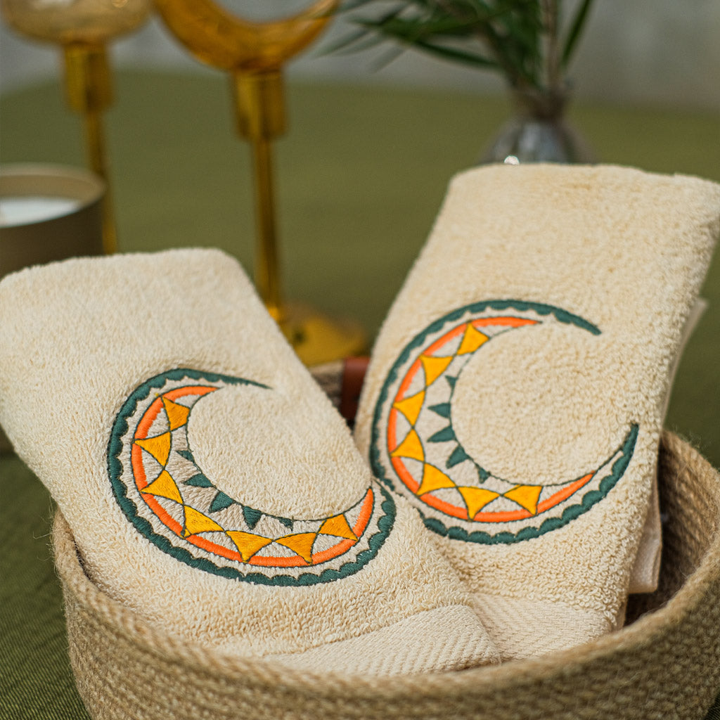Radiant Crescent Guest Towels Set