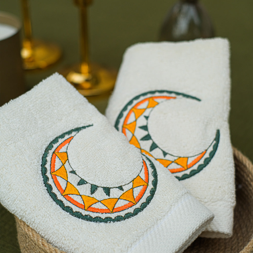 Radiant Crescent Guest Towels Set