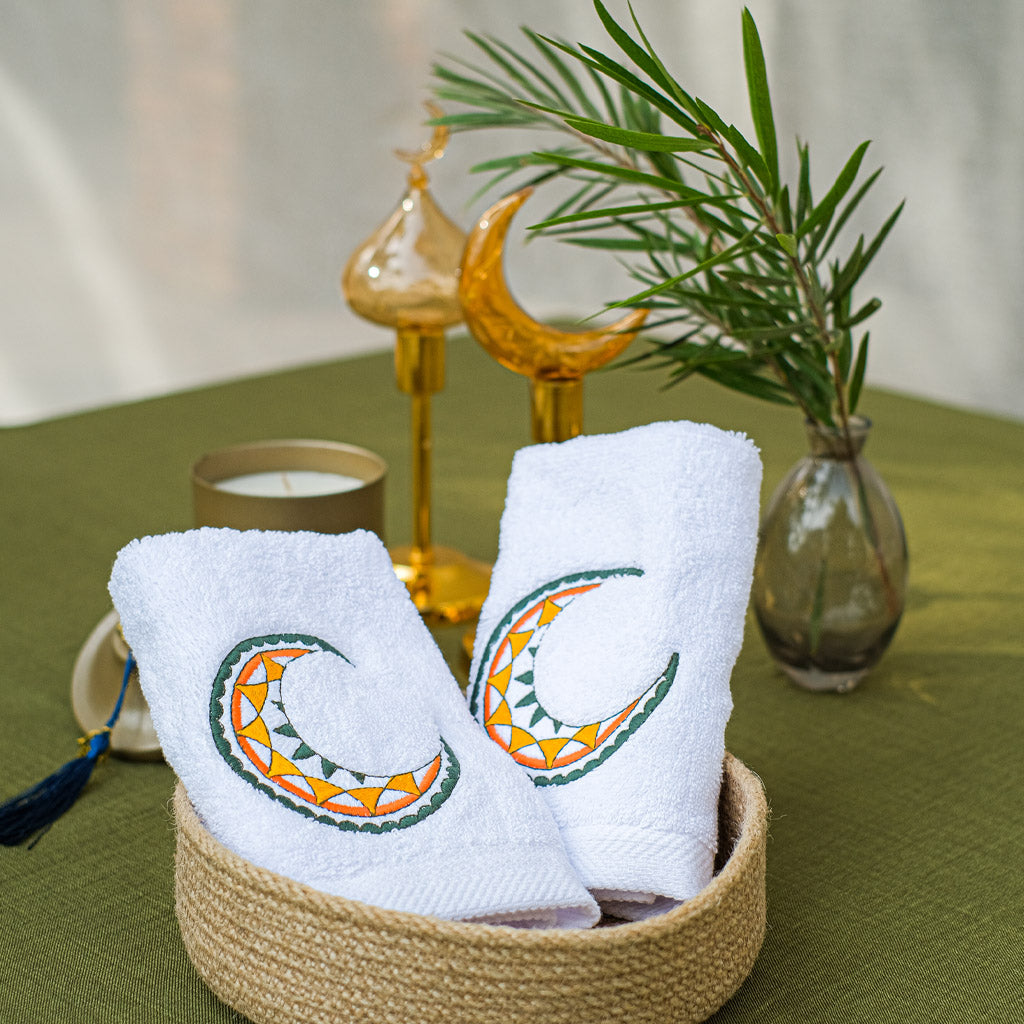 Radiant Crescent Guest Towels Set