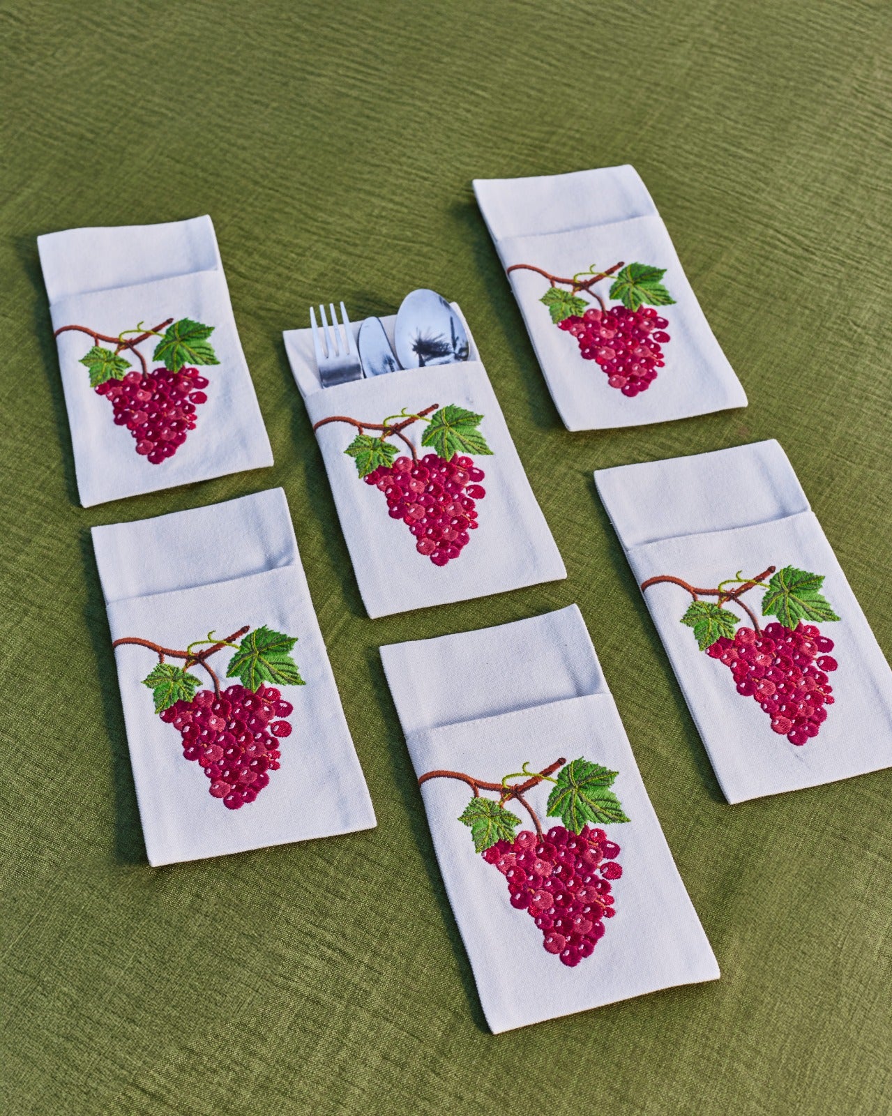 Grapevine Cutlery Holder Set