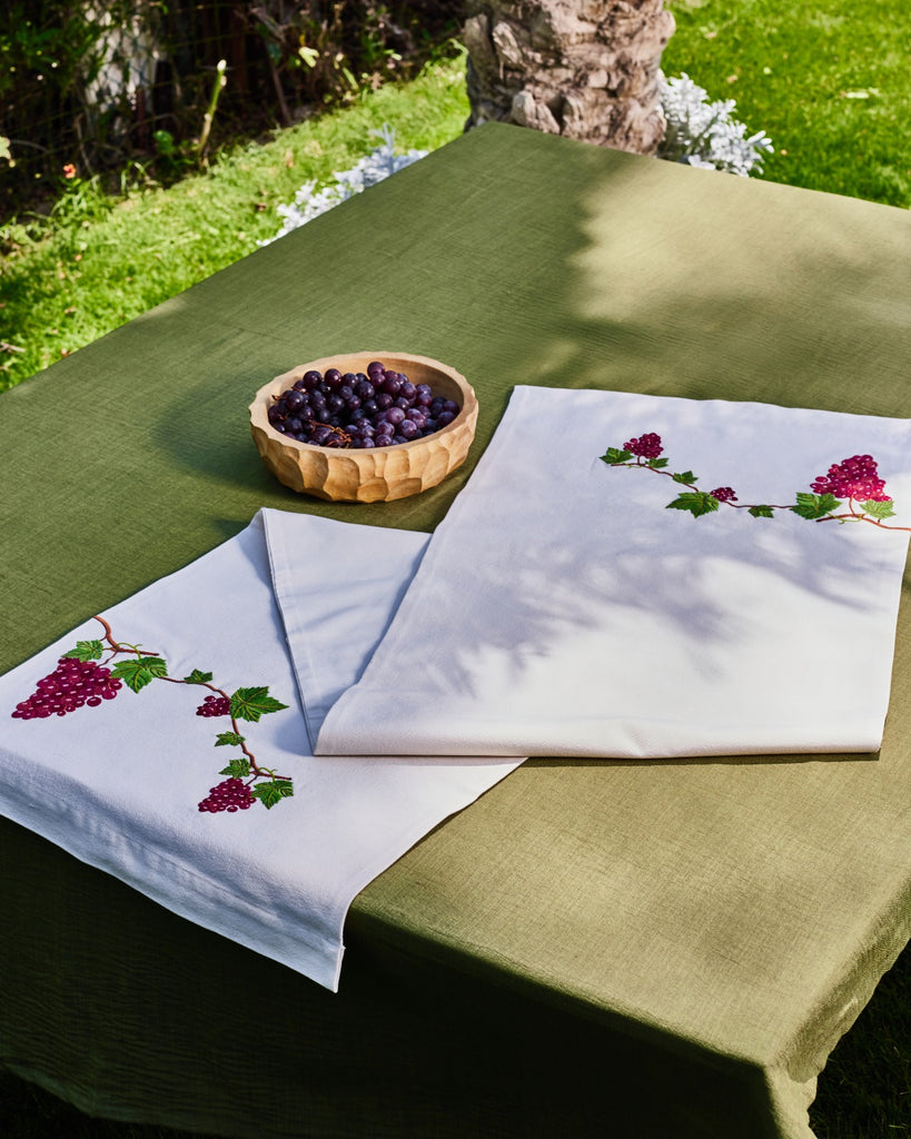 Grapevine Table Runner