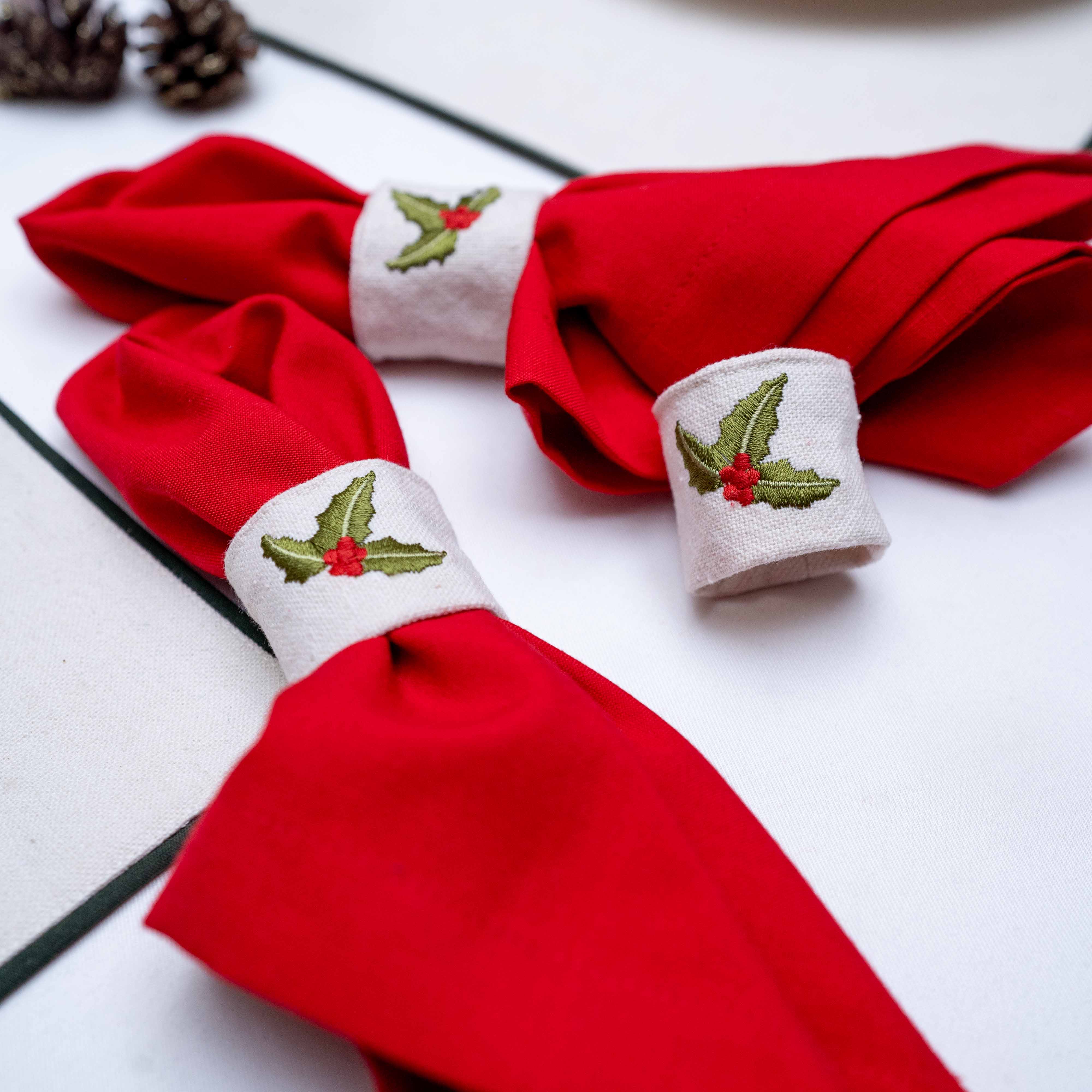 Winterberry Table Napkin Holder Ring Set