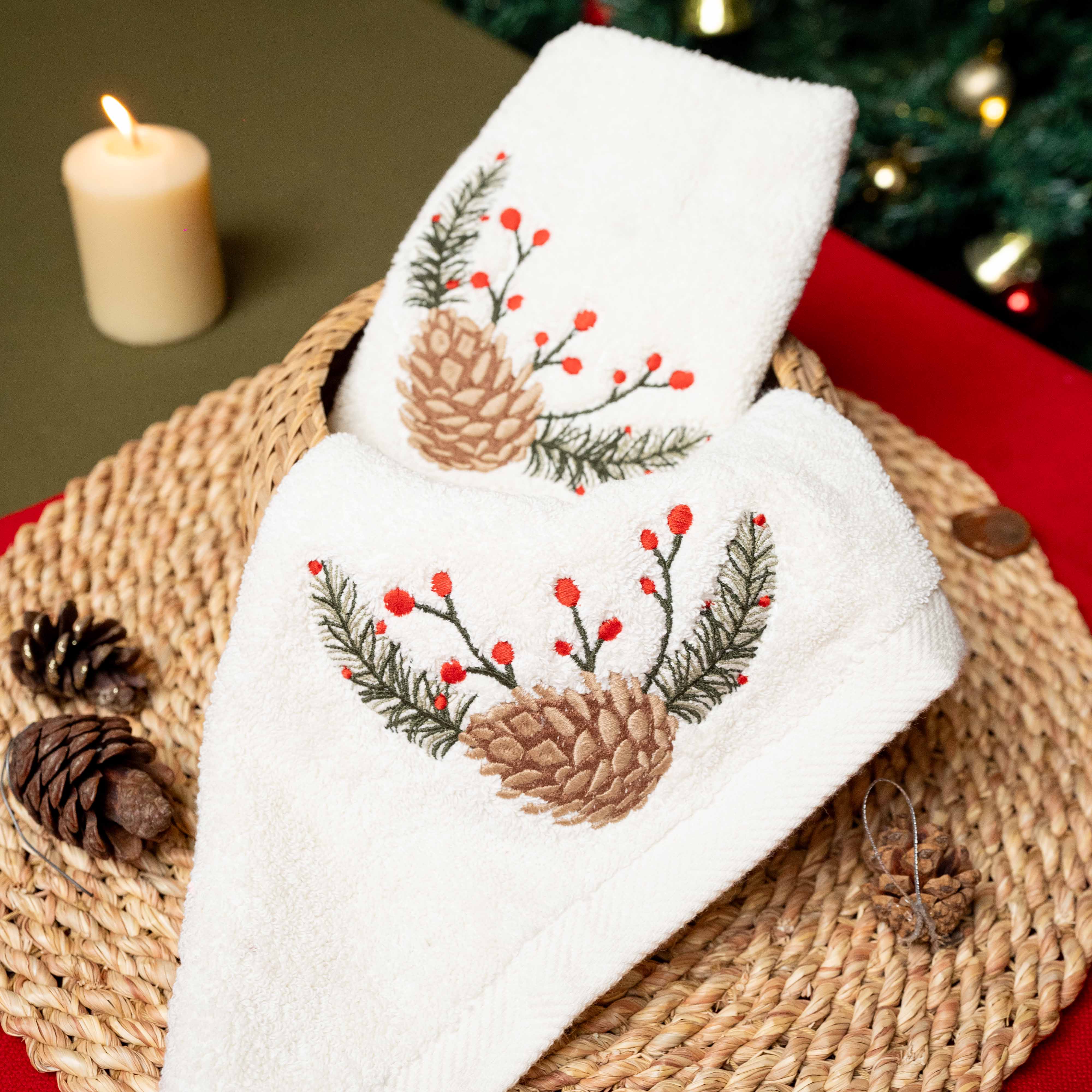 Pine Cone Blossom Guest Towels Set