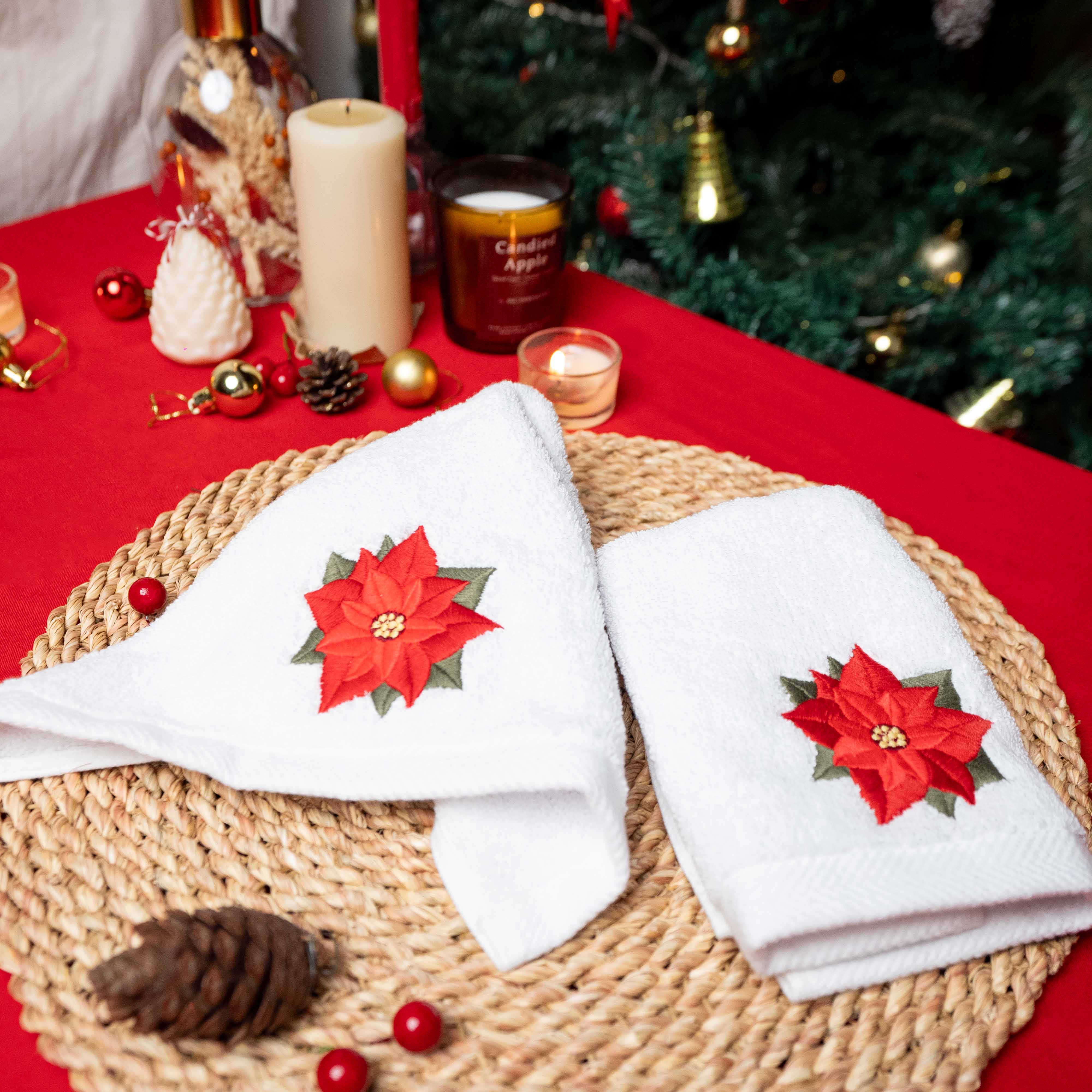 Poinsettia Guest Towels Set