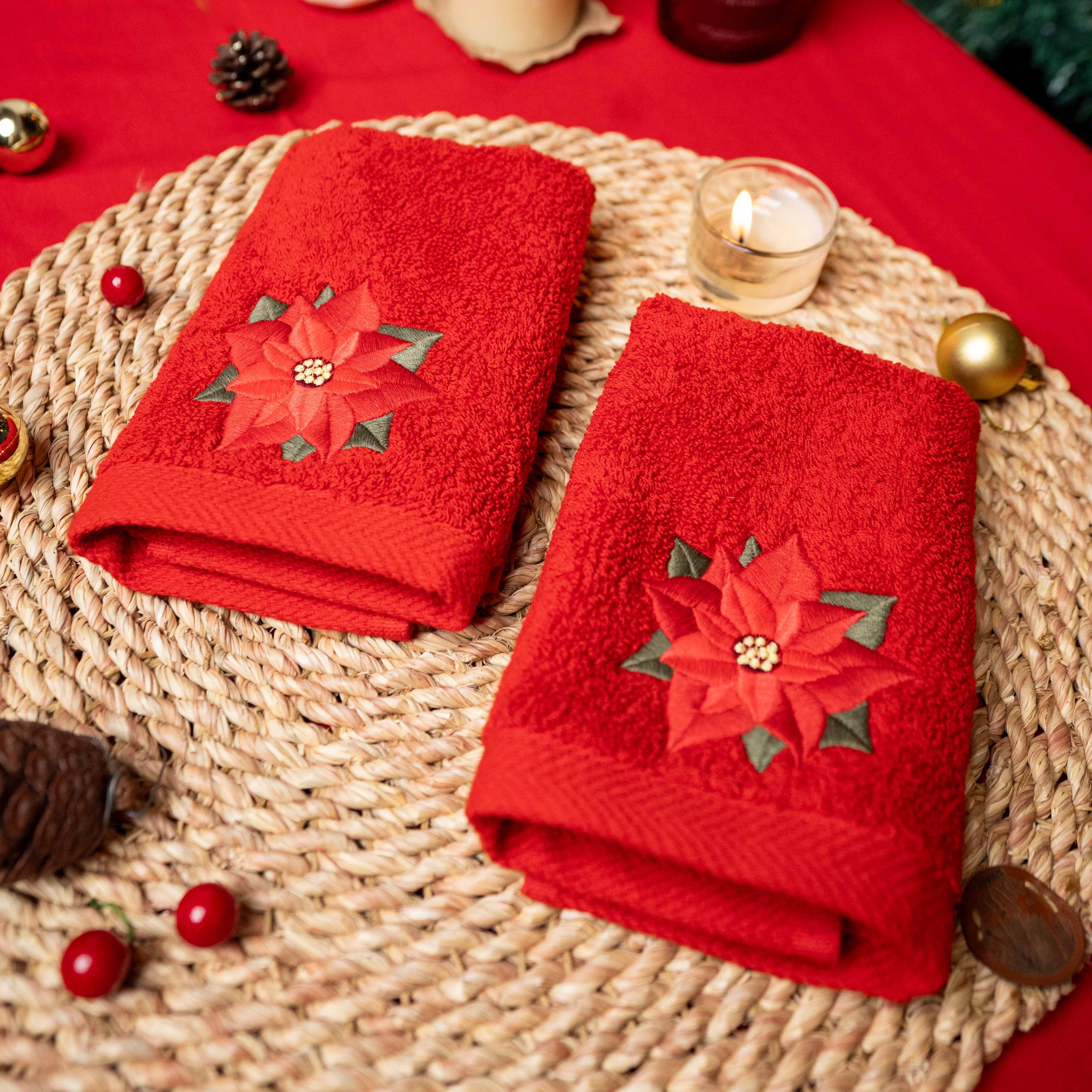 Poinsettia Guest Towels Set