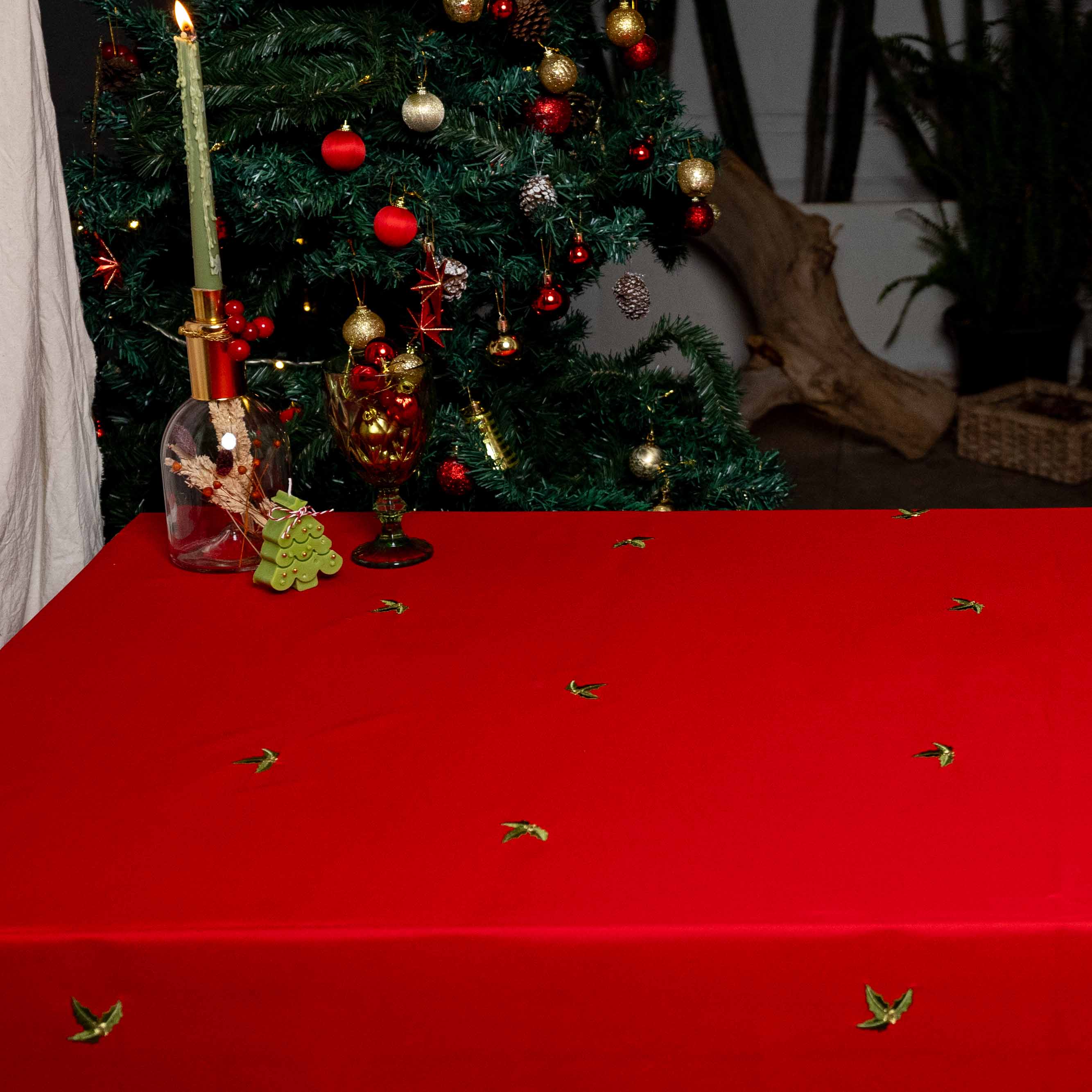 Winterberry Tablecloth