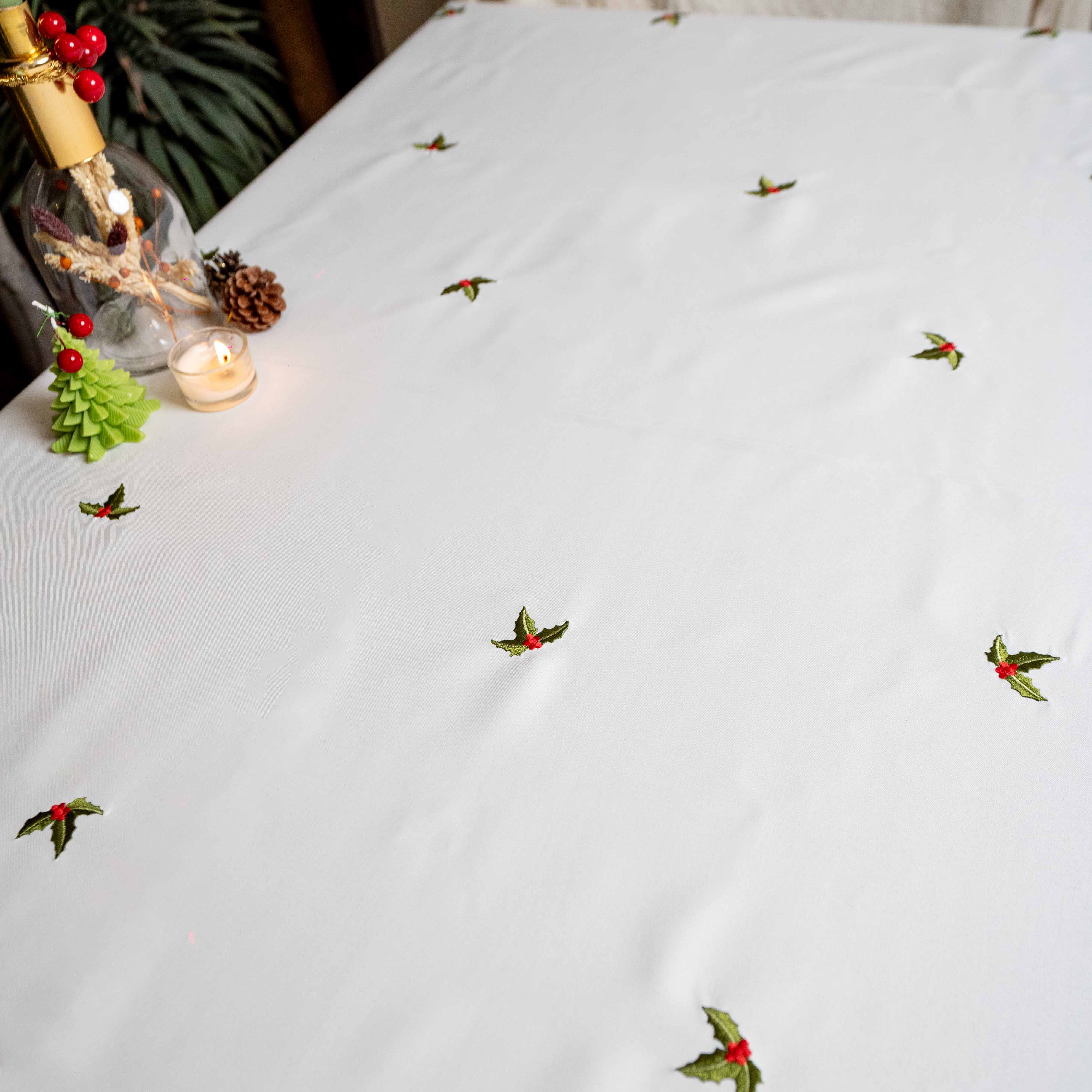 Winterberry Tablecloth