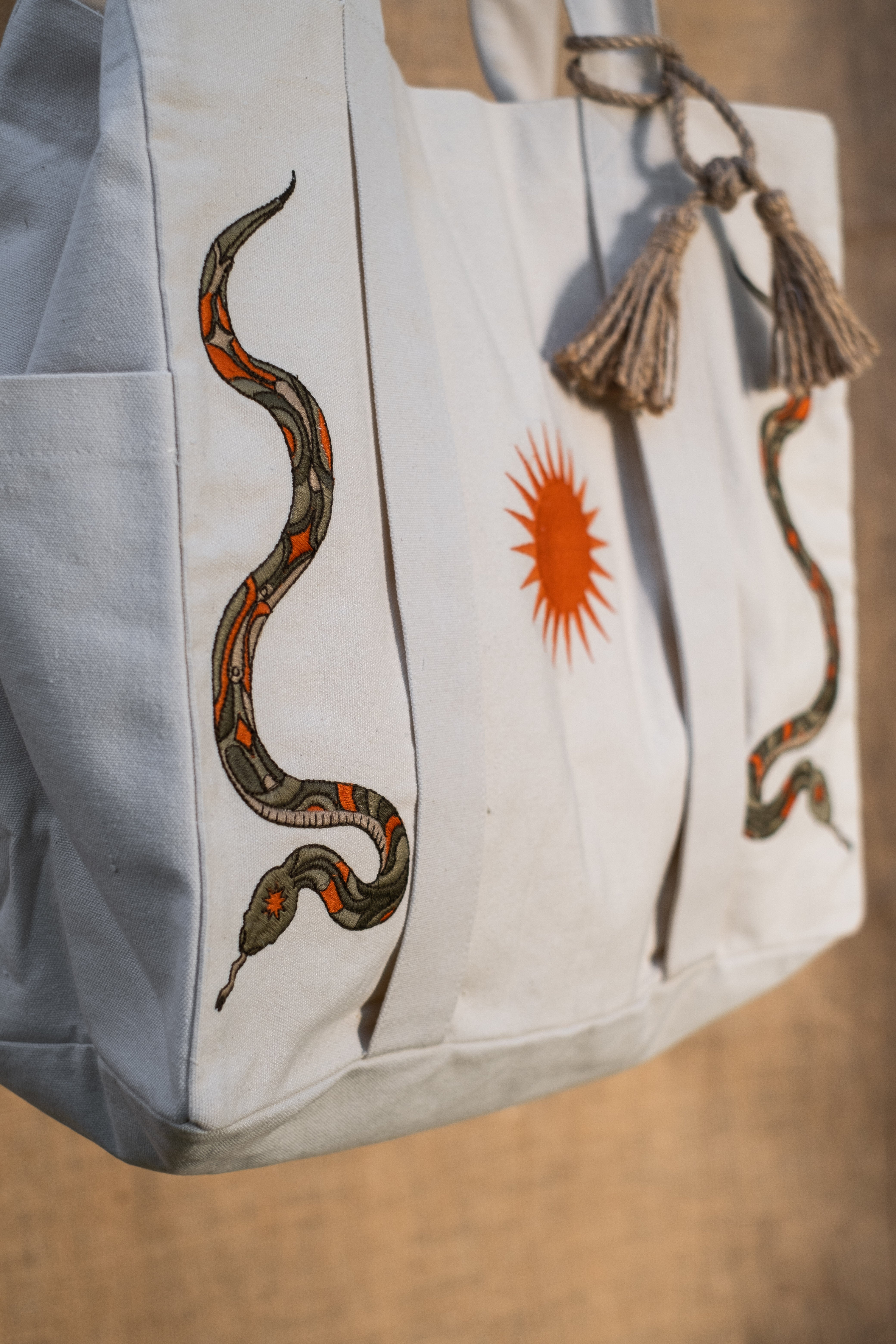 Sol Serpent Spacious Bag