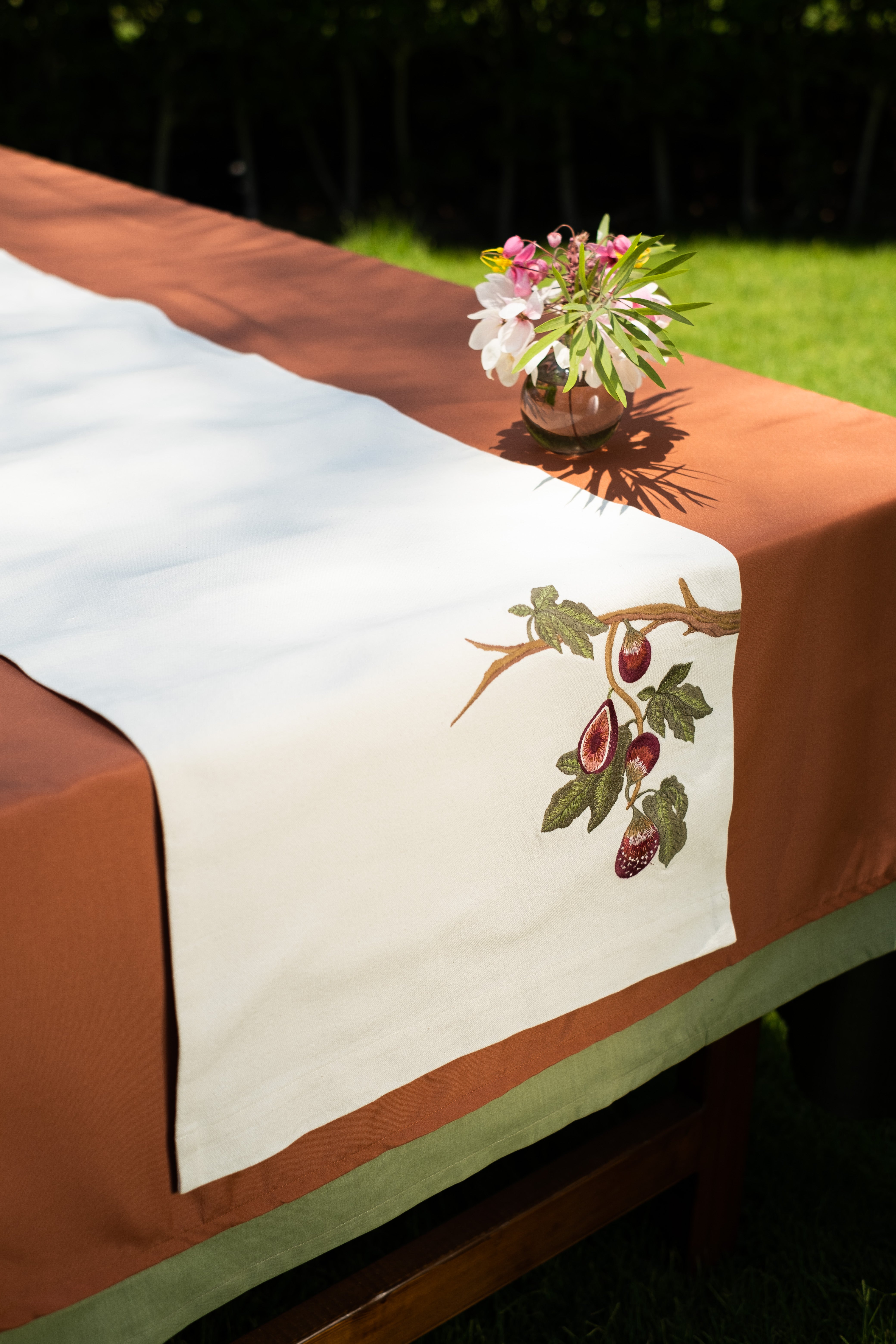 Fig Field Table Runner