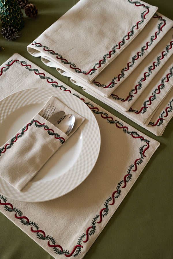 Christmas Garland Placemat Set