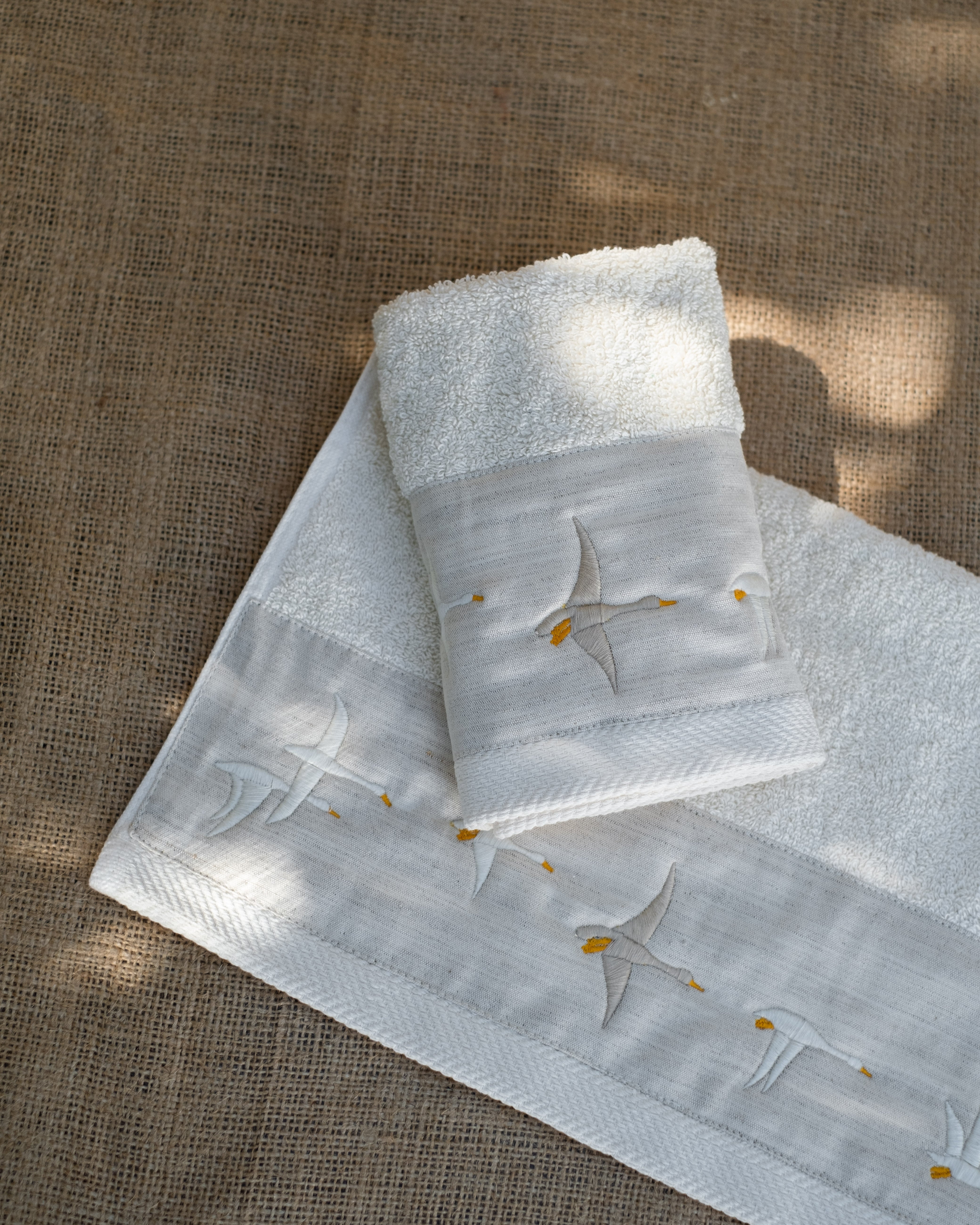 Feather Flock  Guest Towels Set