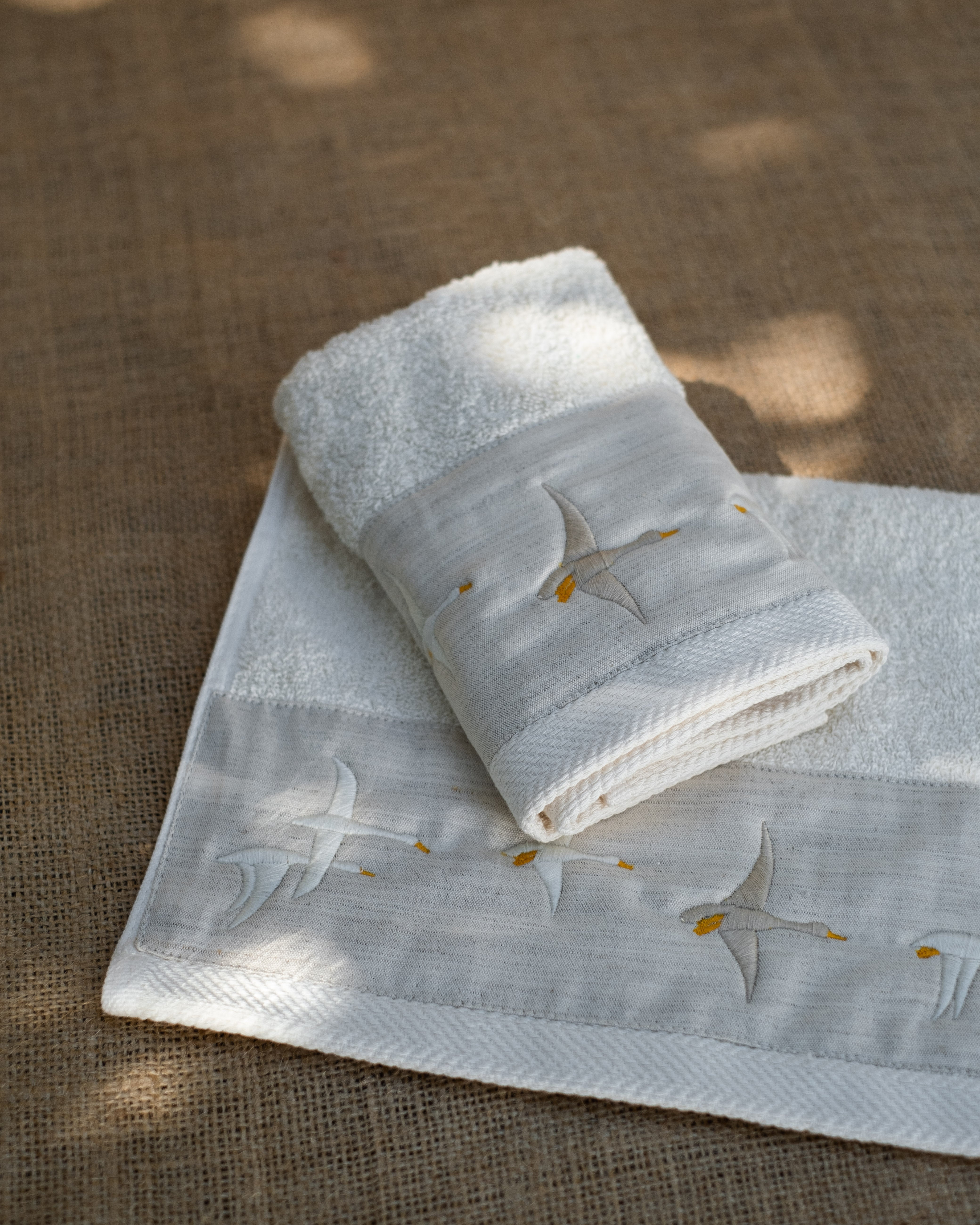 Feather Flock  Guest Towels Set