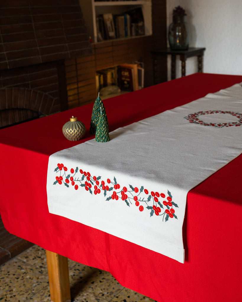 Berry Bliss Table Runner