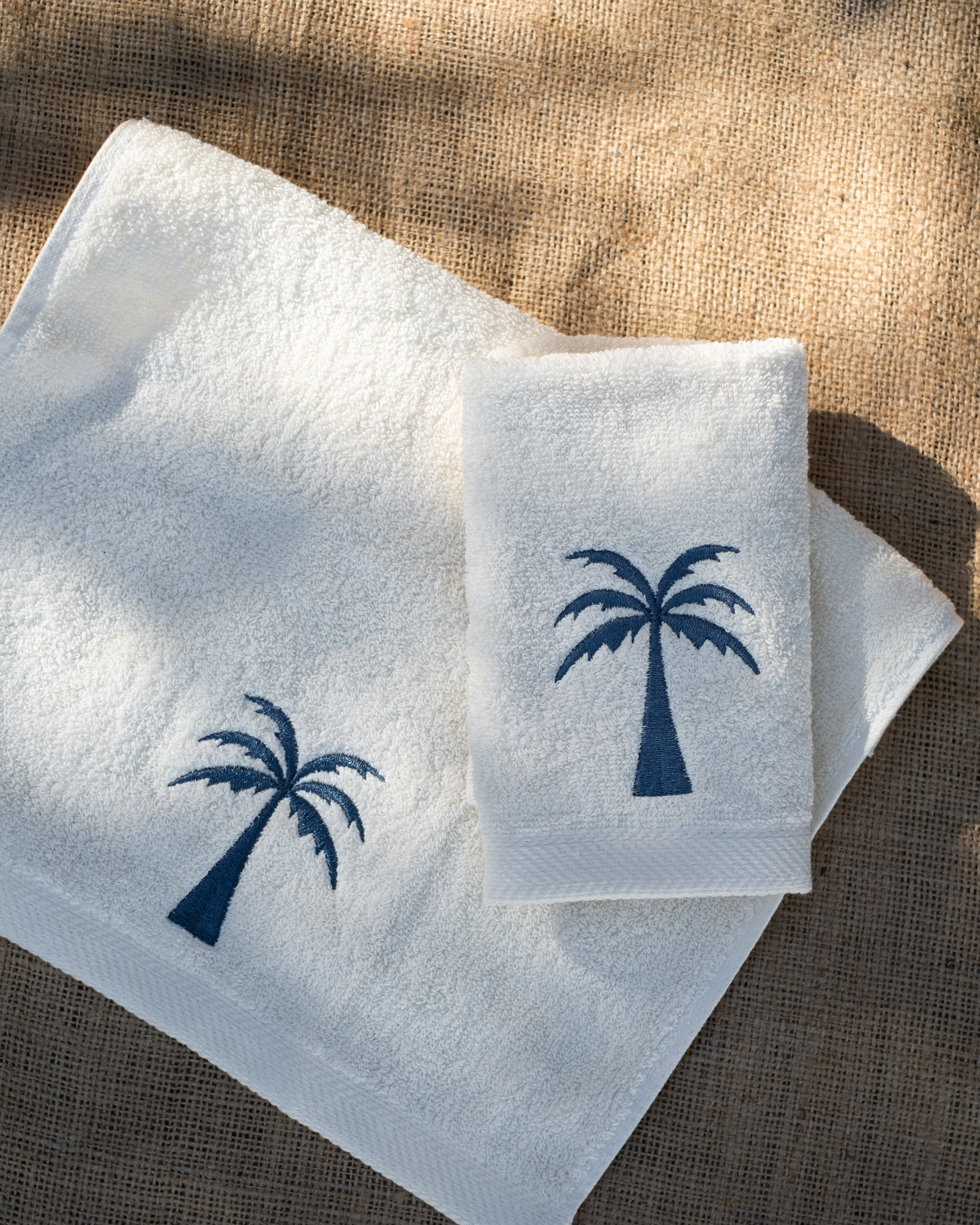 Blue Palm Guest Towel Set