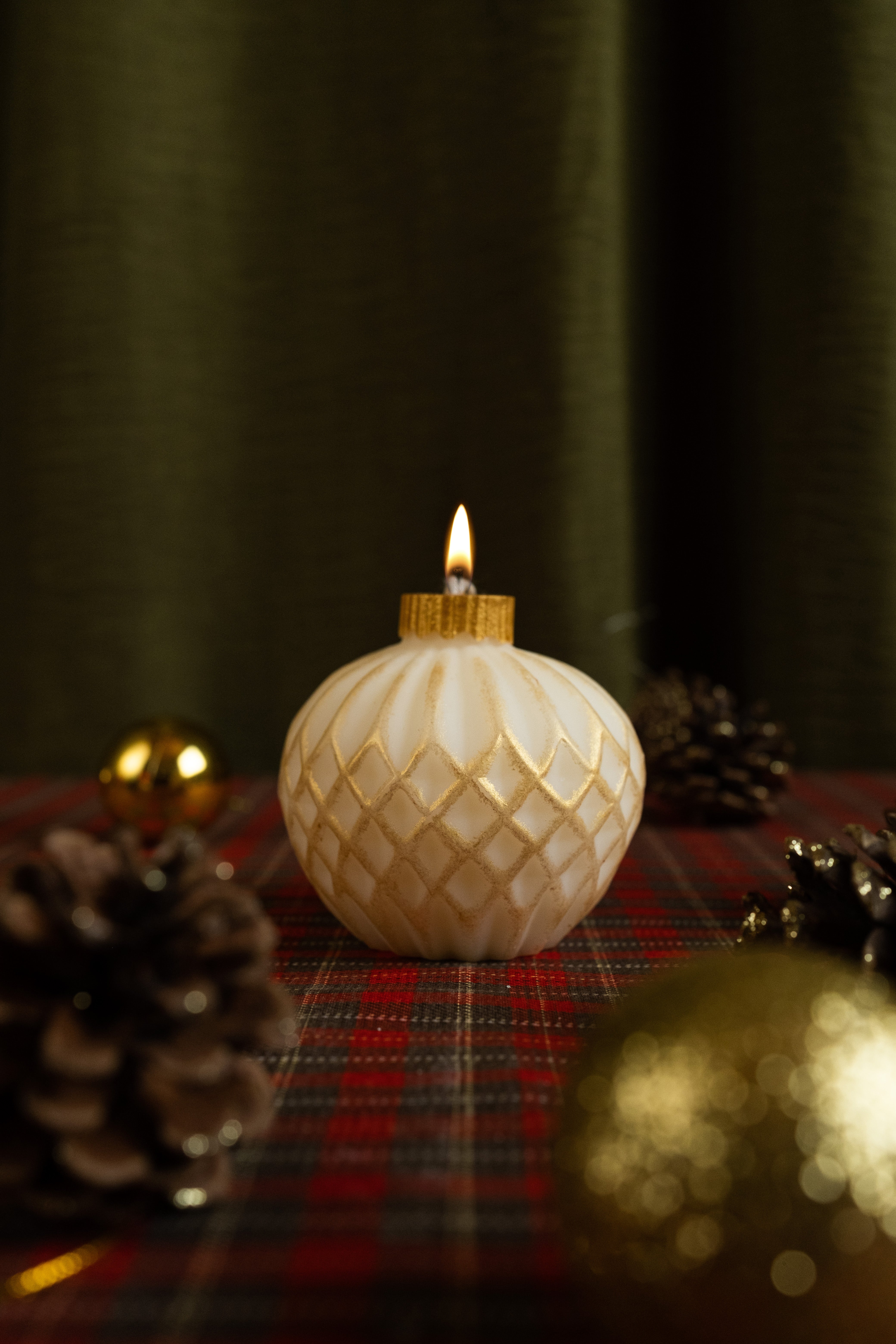 Diamond Ornament Candle
