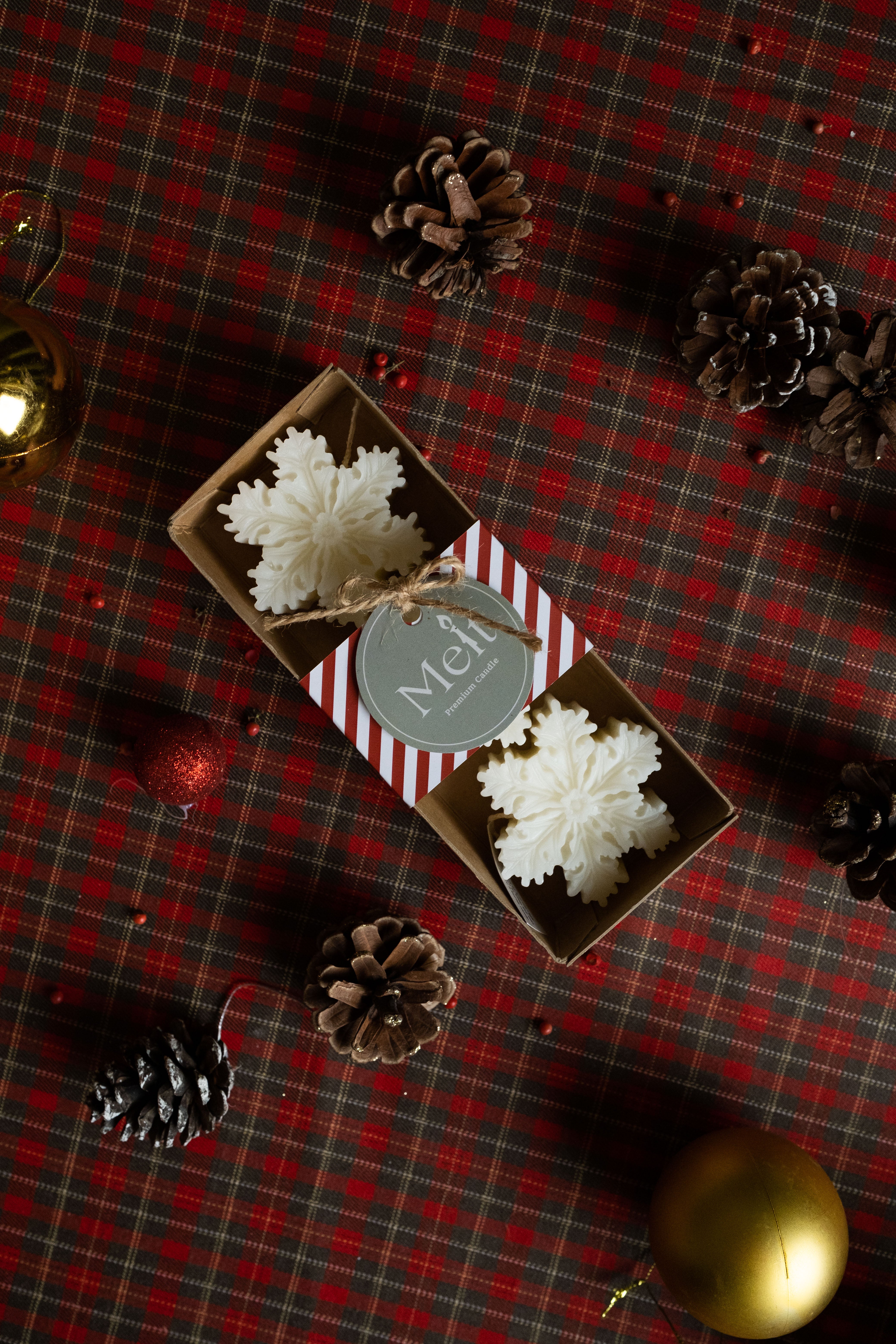 Snowflakes Candle Set