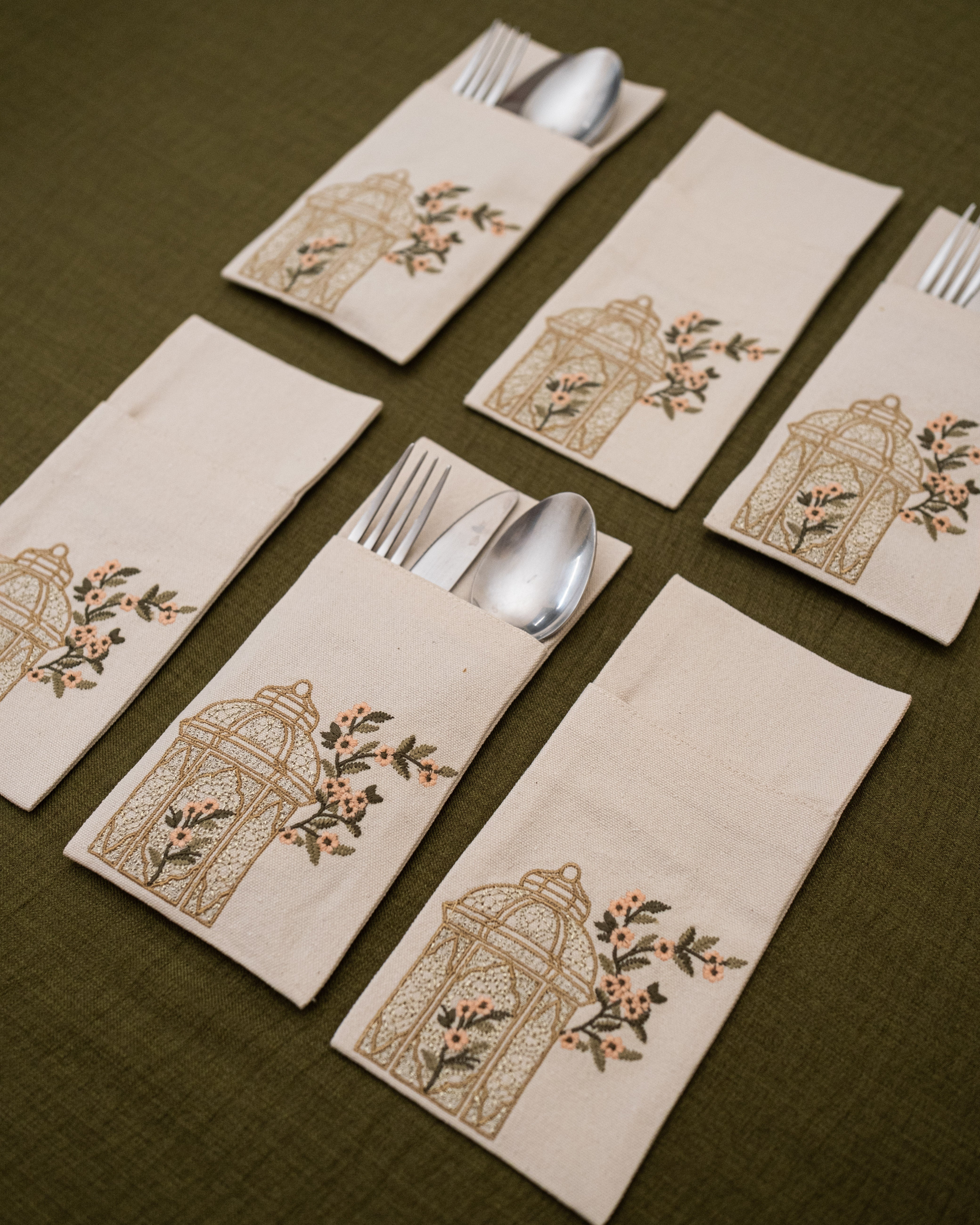 Blooming Lantern Cutlery Holder Set