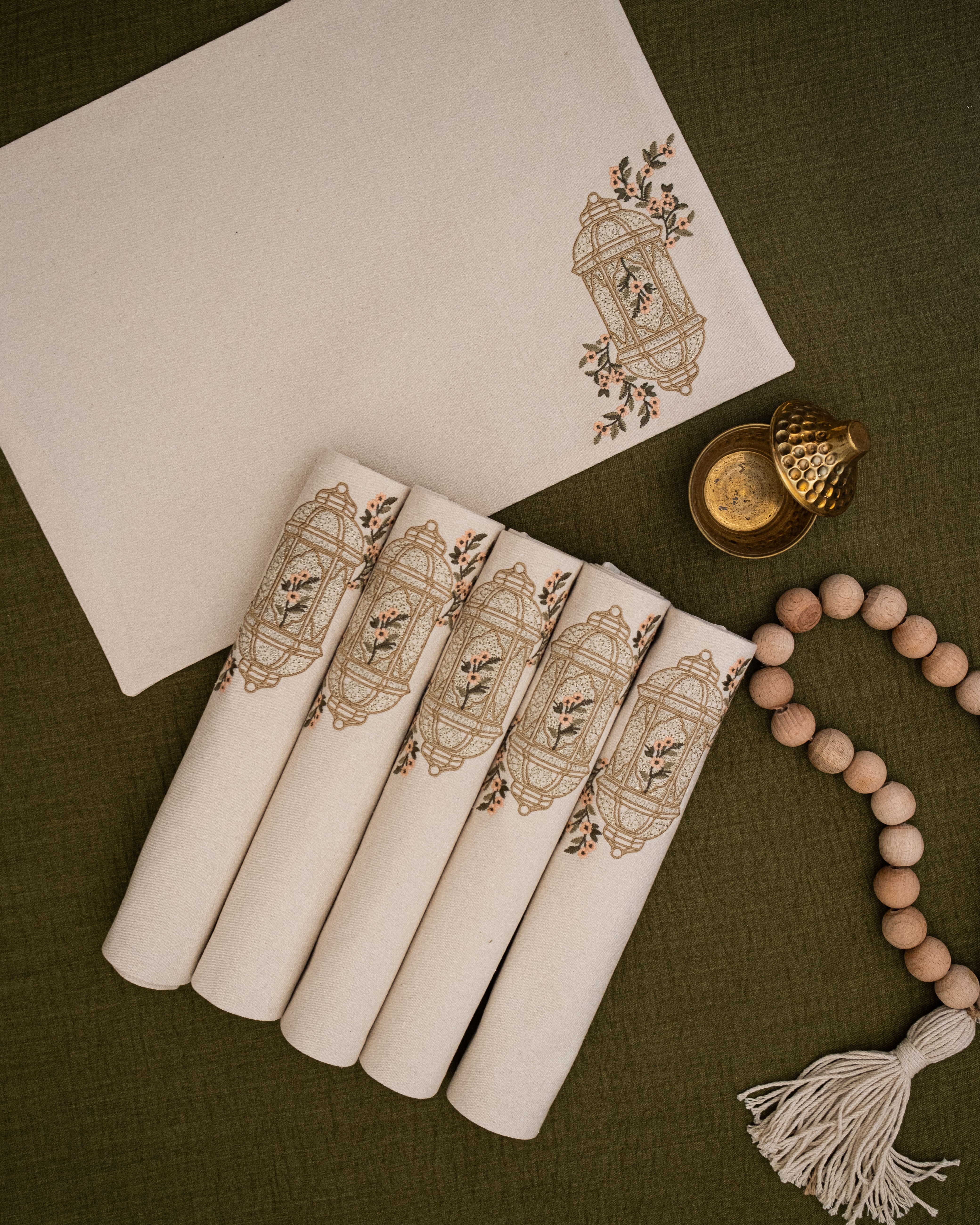 Blooming Lantern Placemat Set