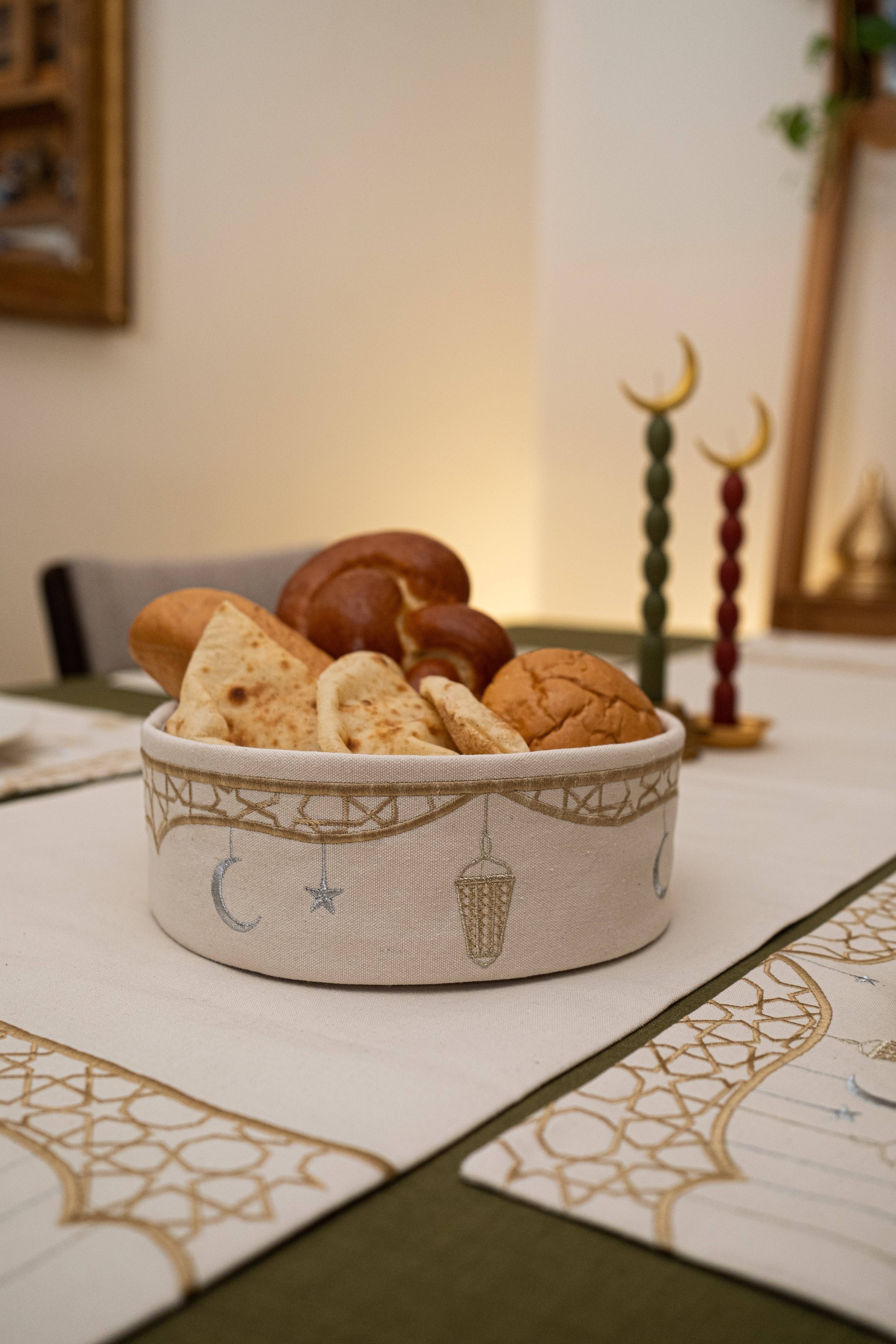 Mashrabiyah Lights Breadbasket