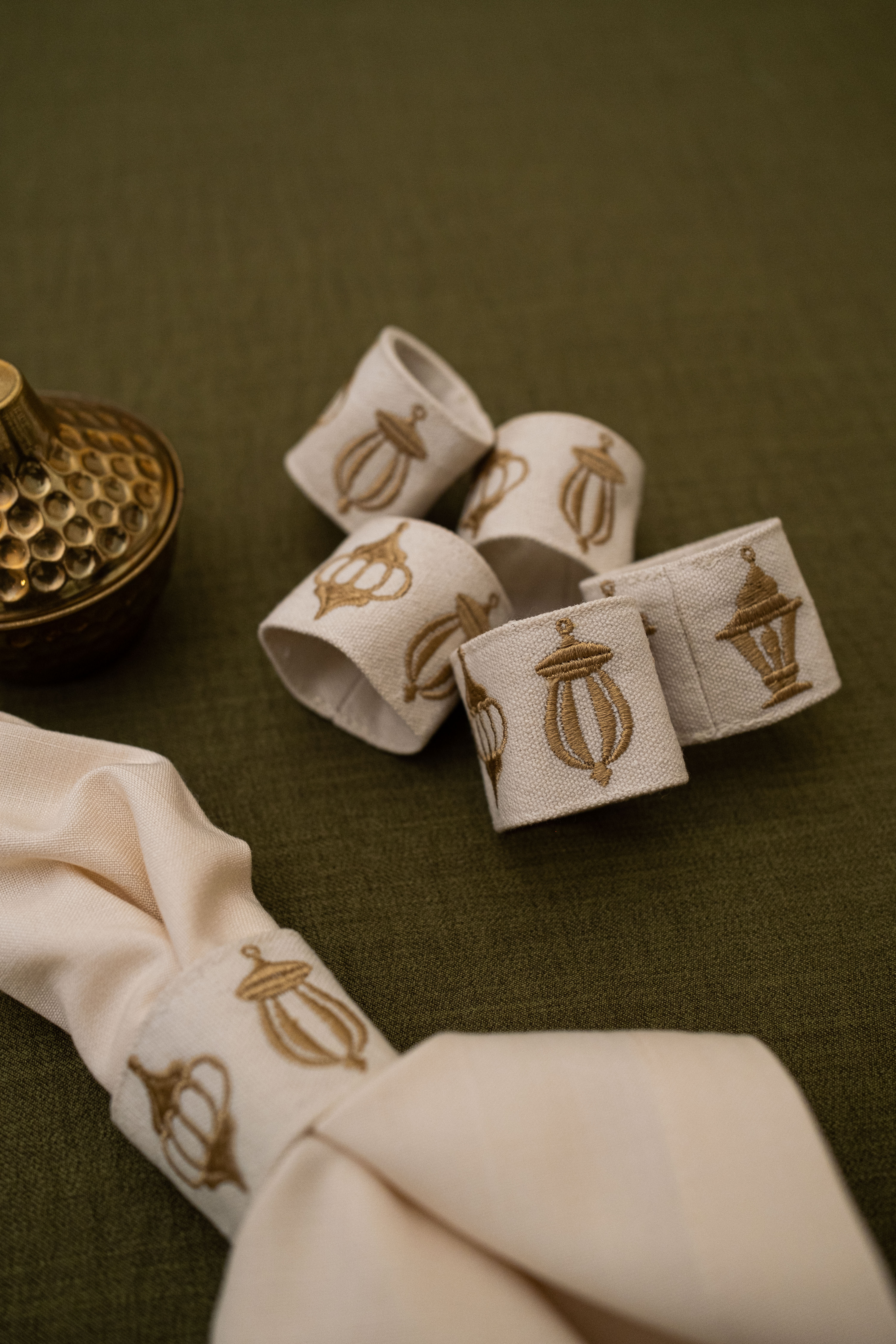 Lantern Gala Table Napkin Holder Ring Set