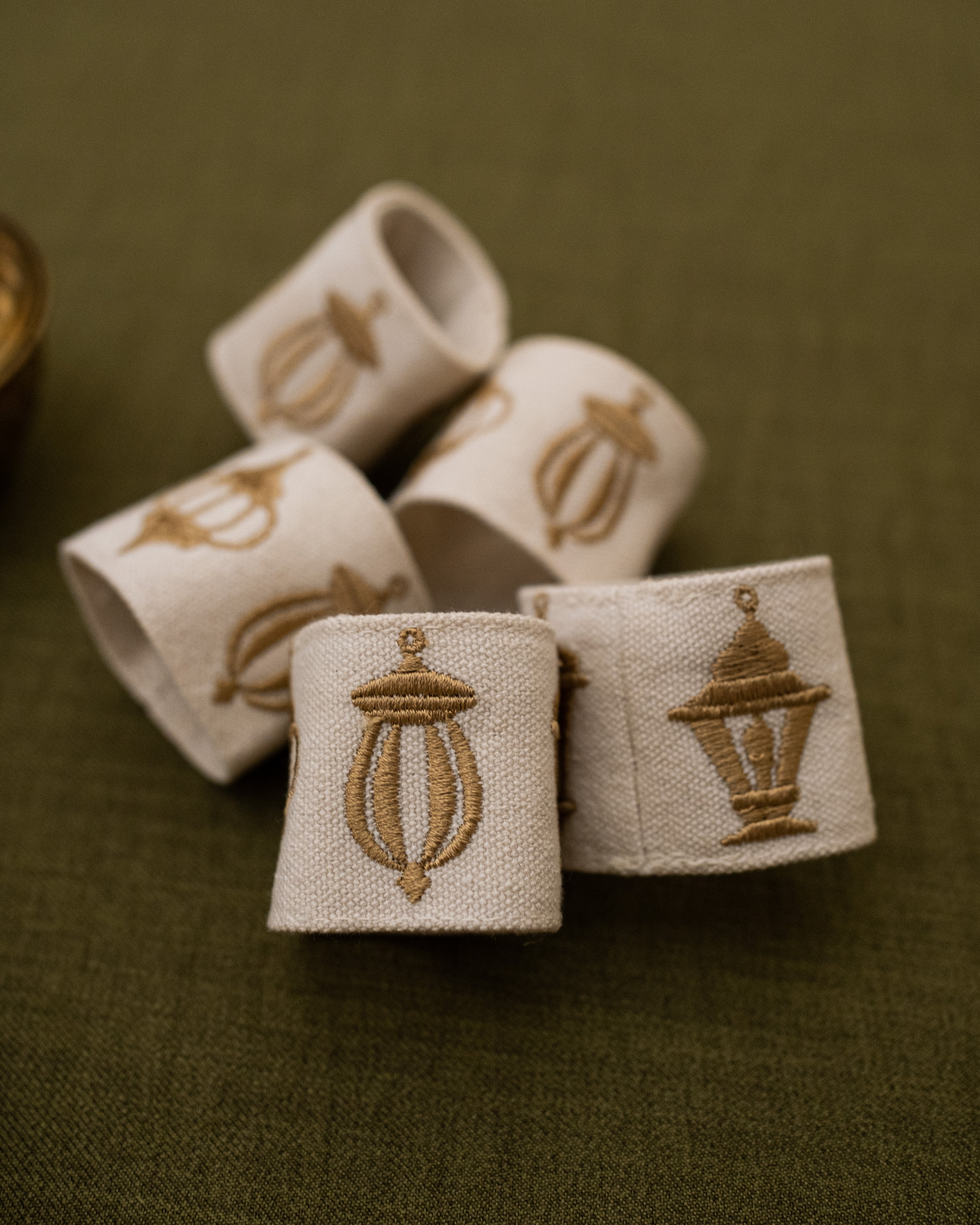 Lantern Gala Table Napkin Holder Ring Set