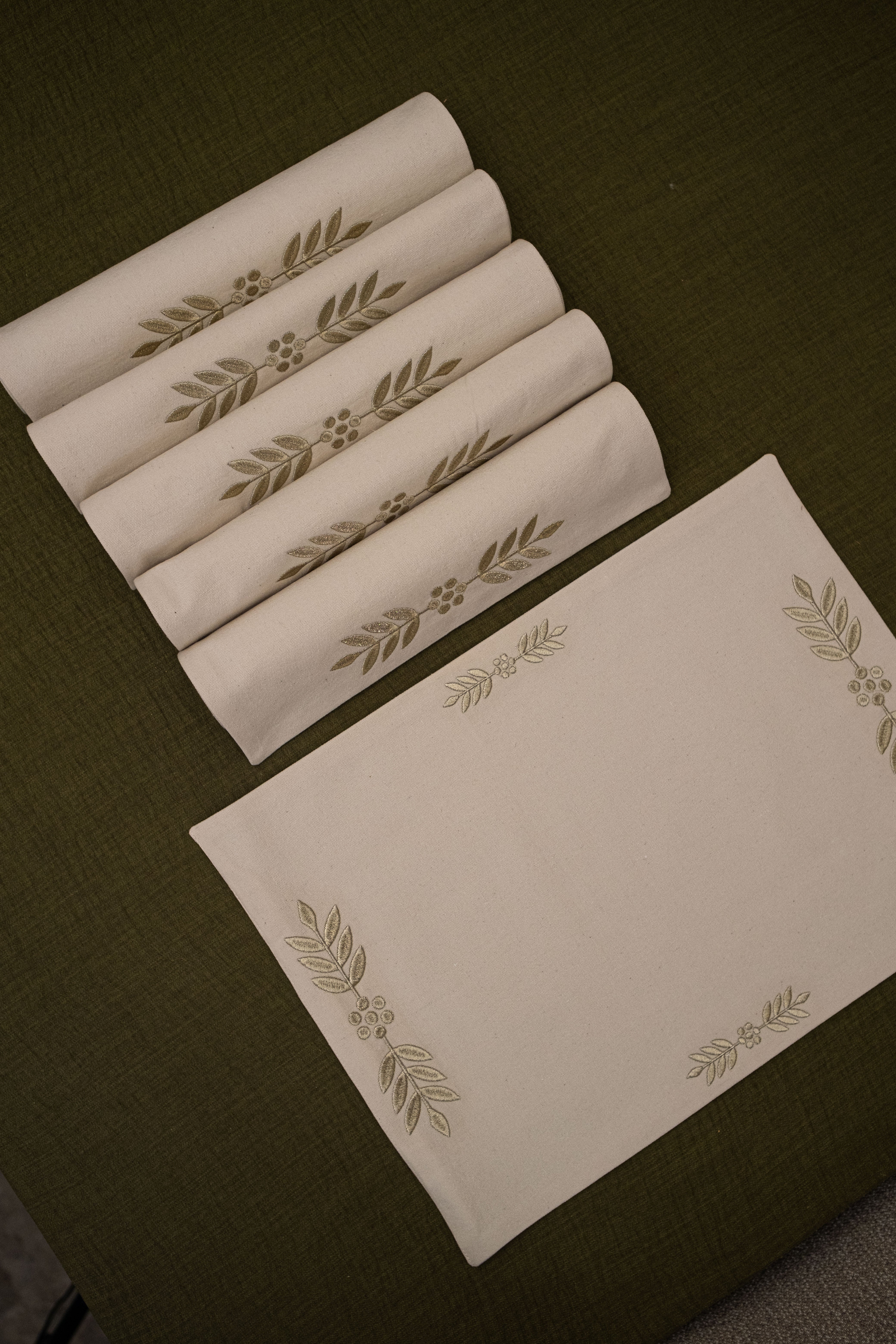 Waha Placemat Set