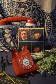 Glazed Phone-Table Lamp