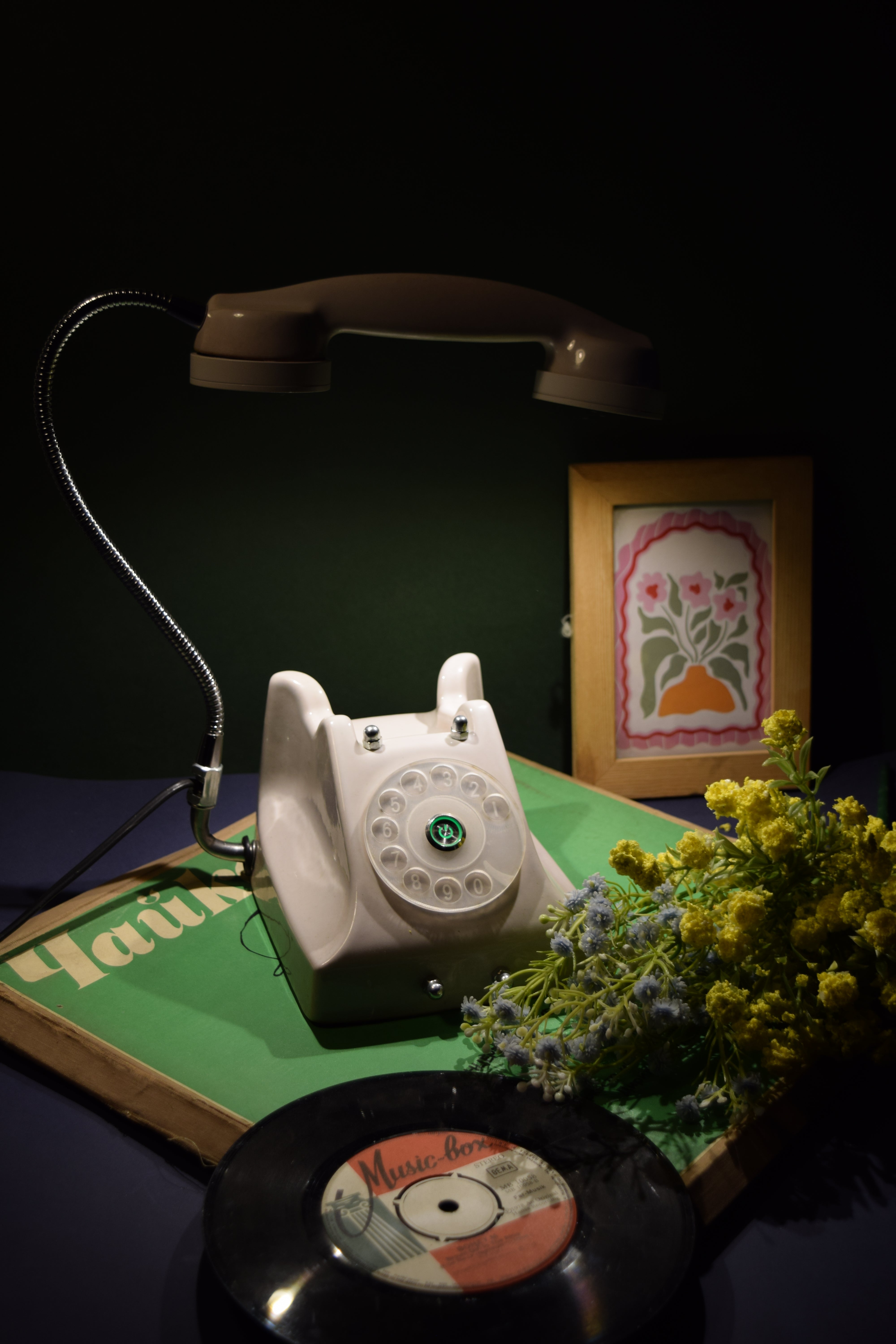 Glazed Phone-Table Lamp
