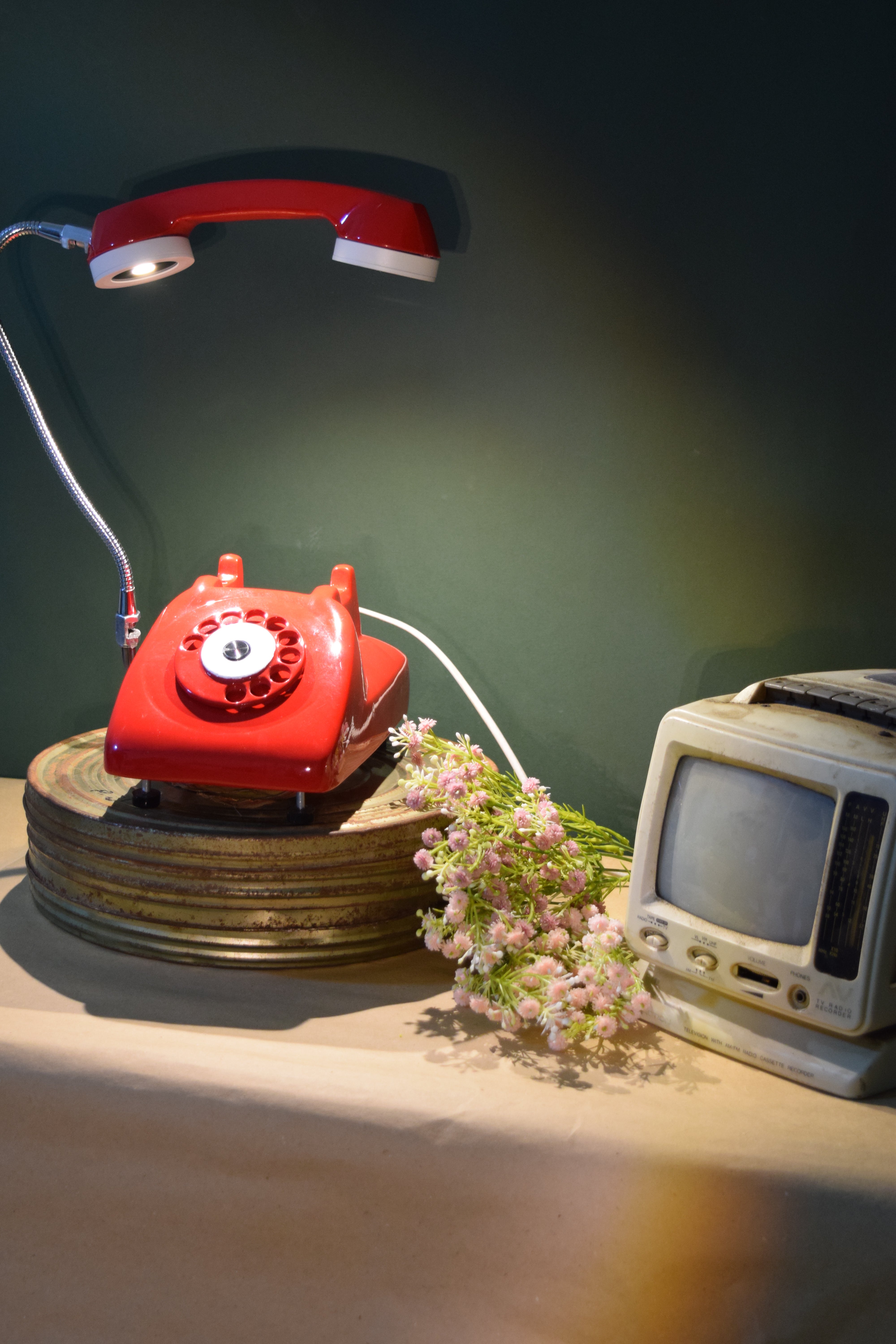 Glazed Phone-Table Lamp