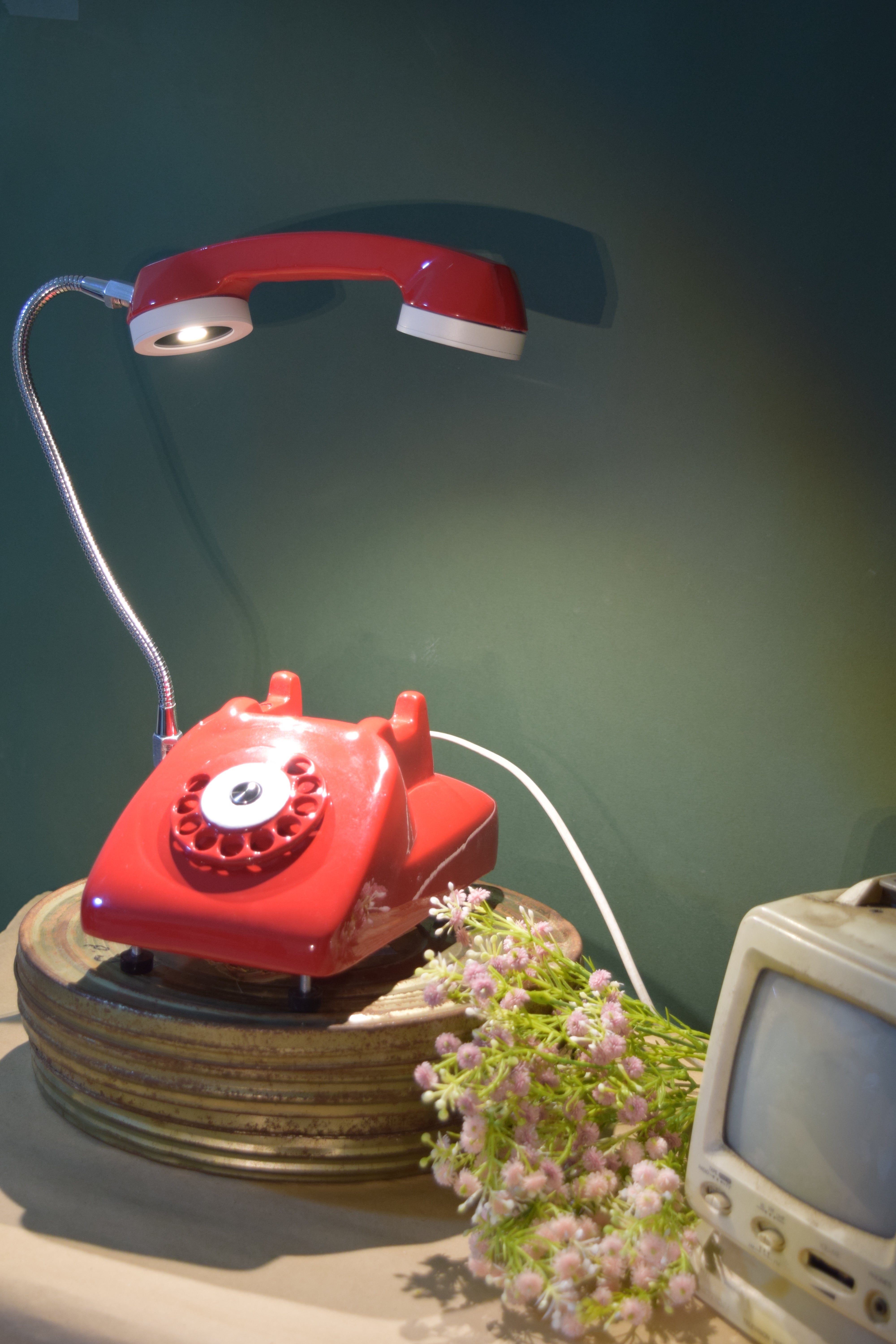 Glazed Phone-Table Lamp