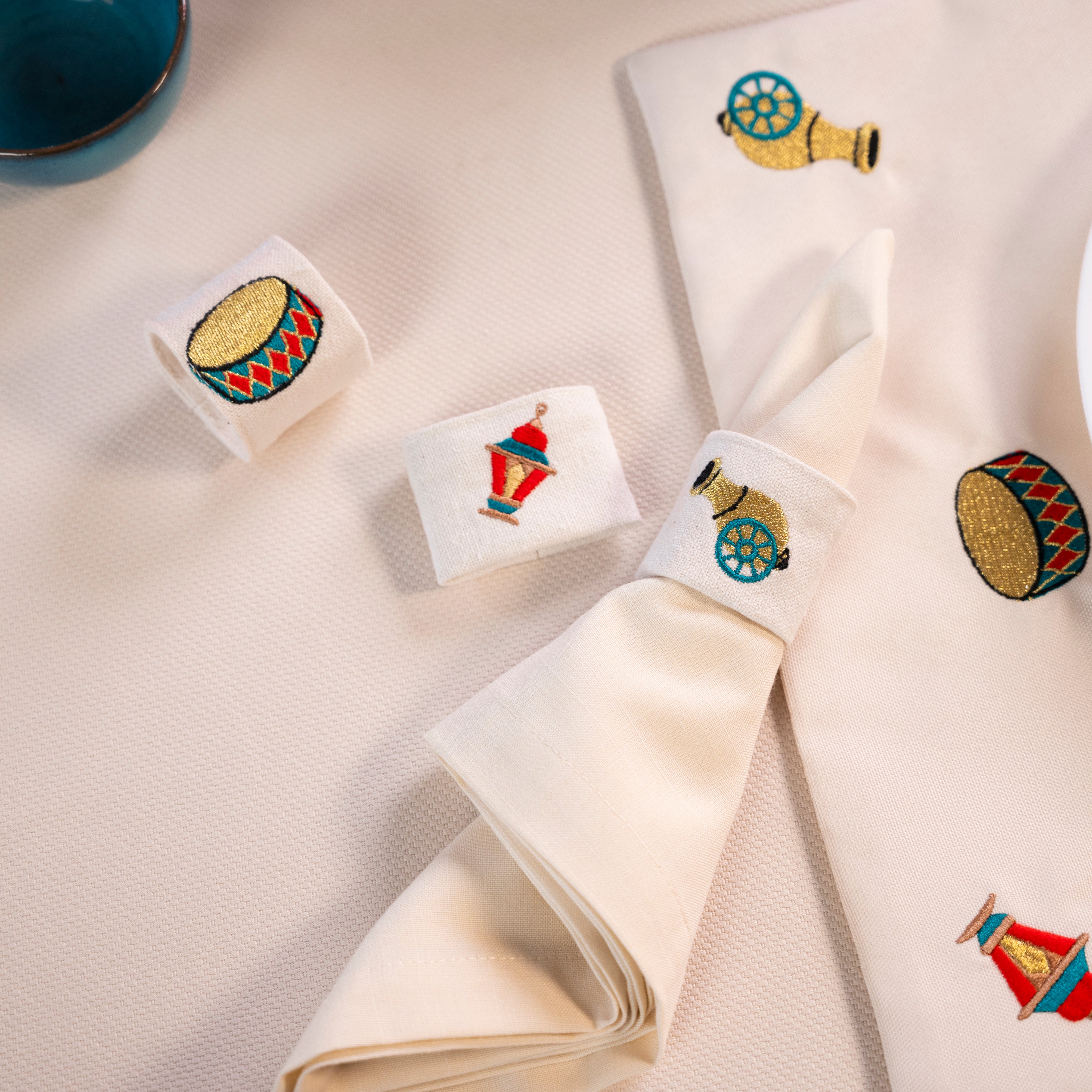 Wahawee Table Napkin Holder Ring Set