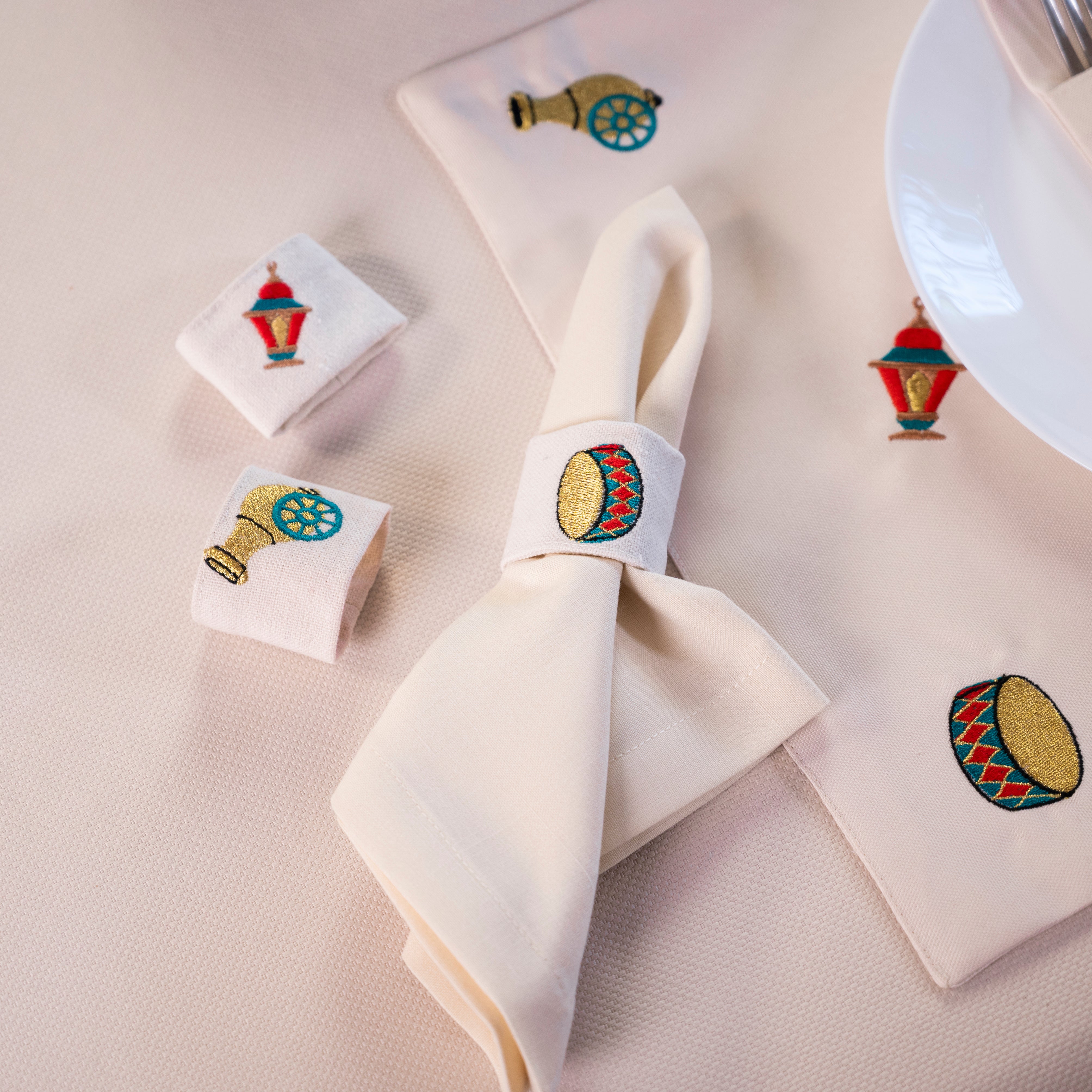 Wahawee Table Napkin Holder Ring Set