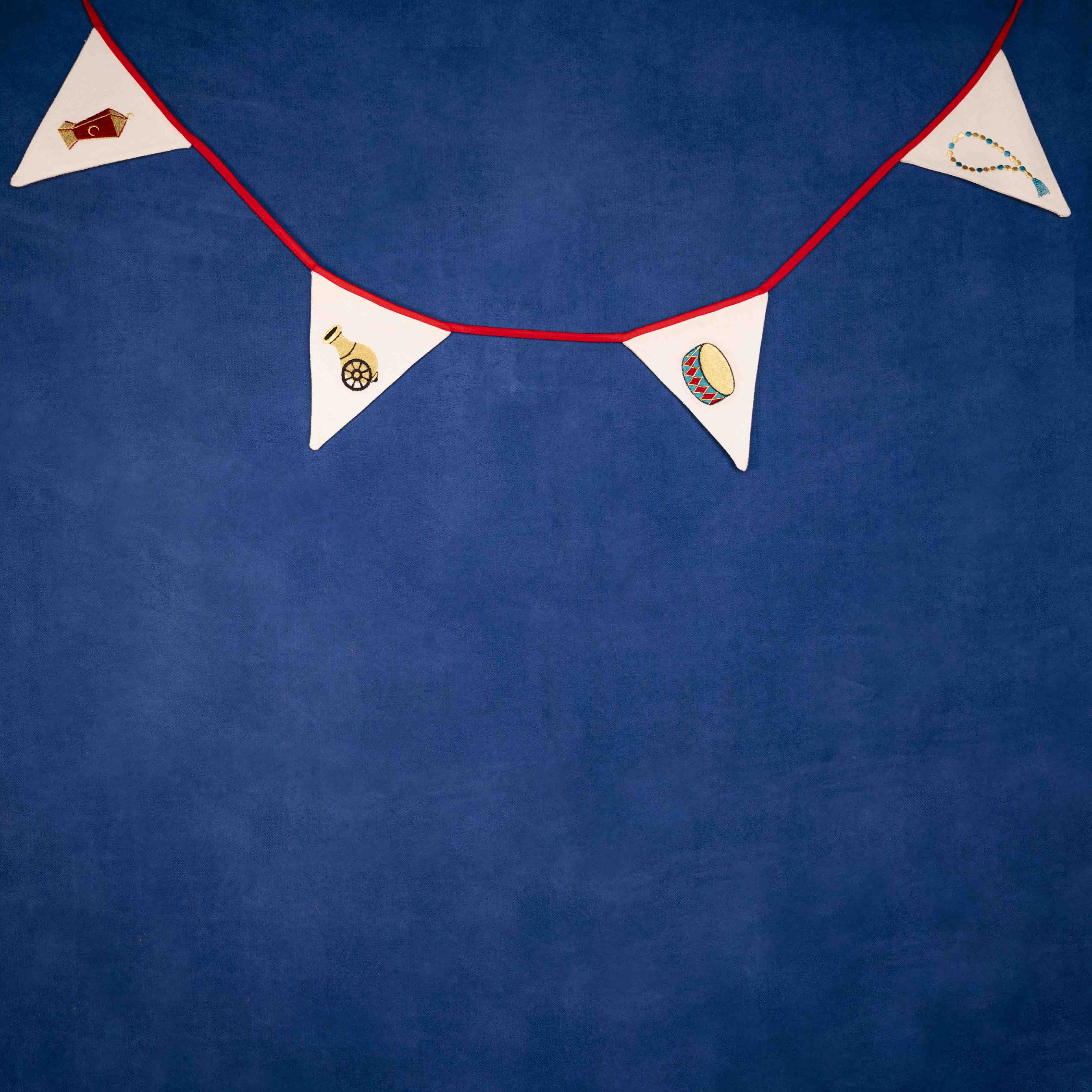Wahawi Hanging Zeena