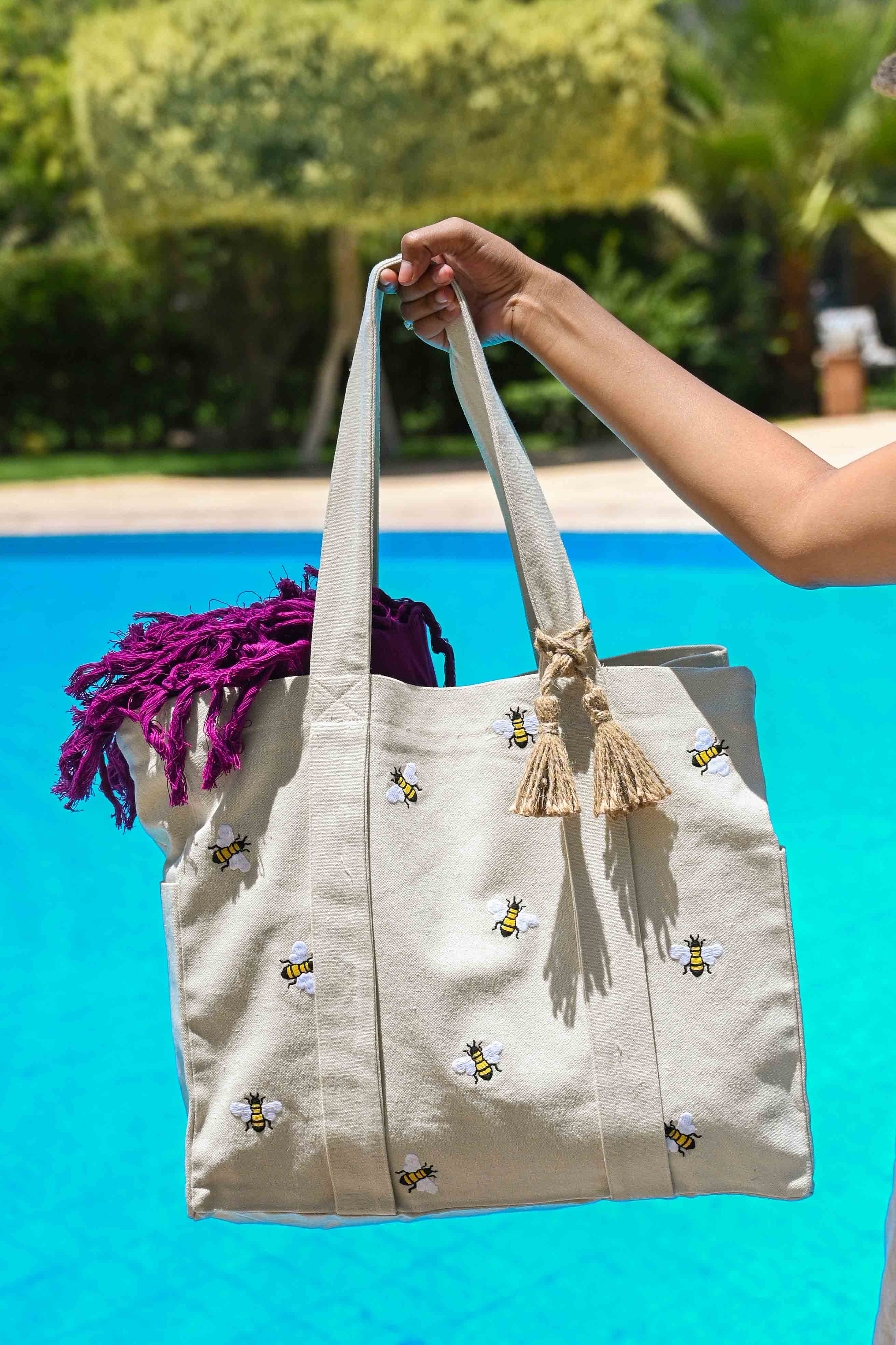Bumblebee Spacious Bag