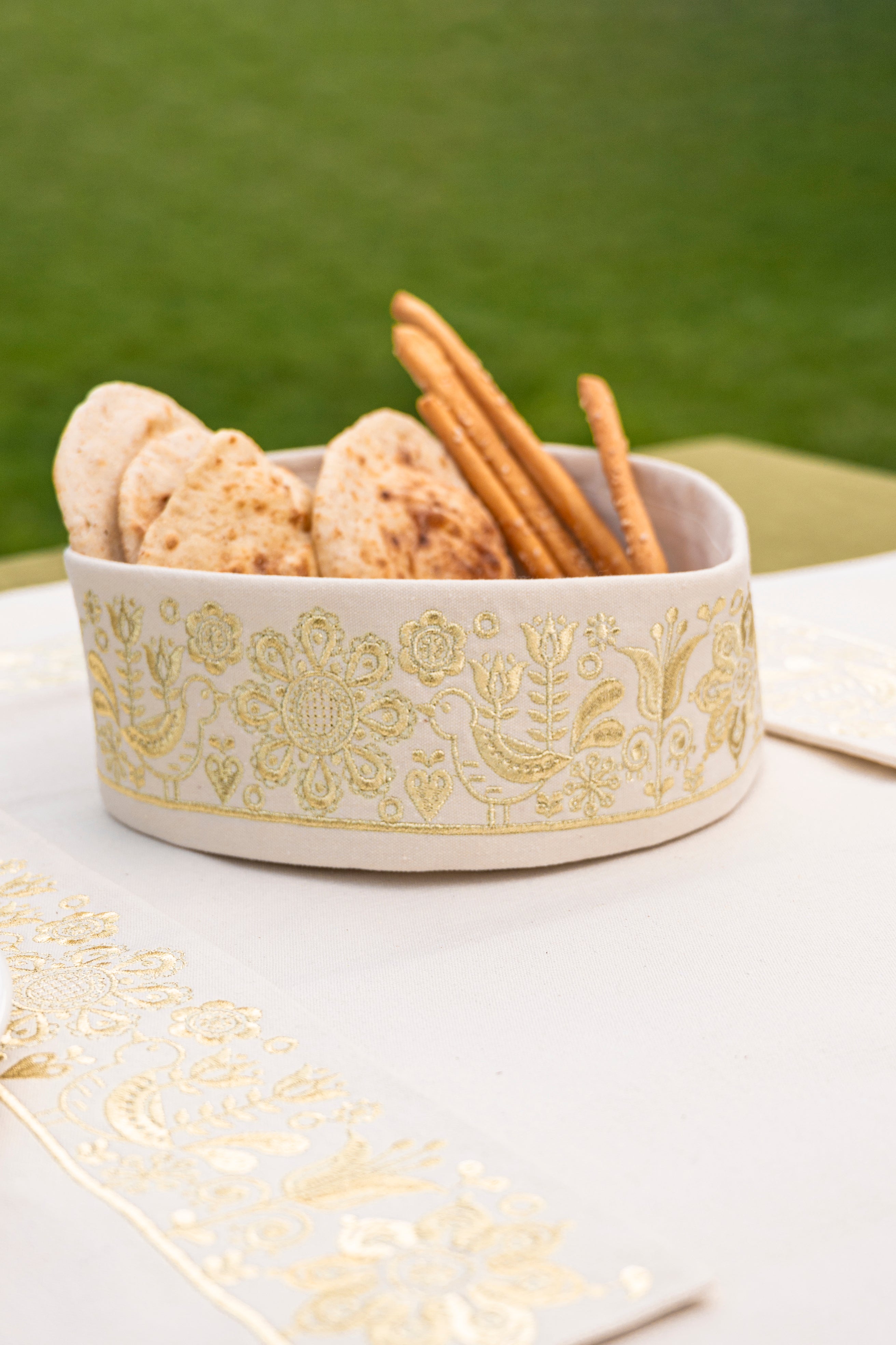 Scandi Garden Breadbasket