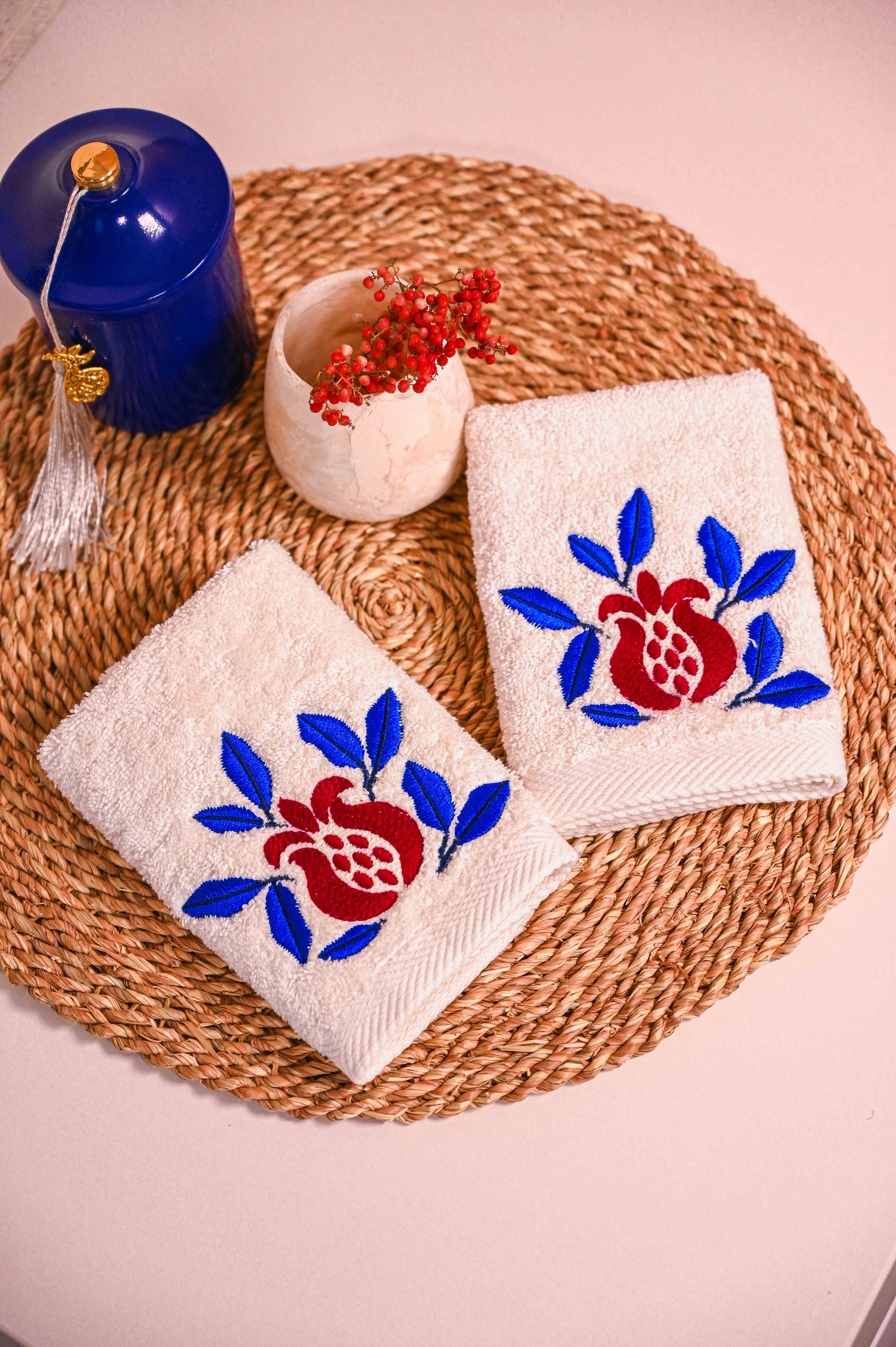 Pomegranate Field Guest Towel Set