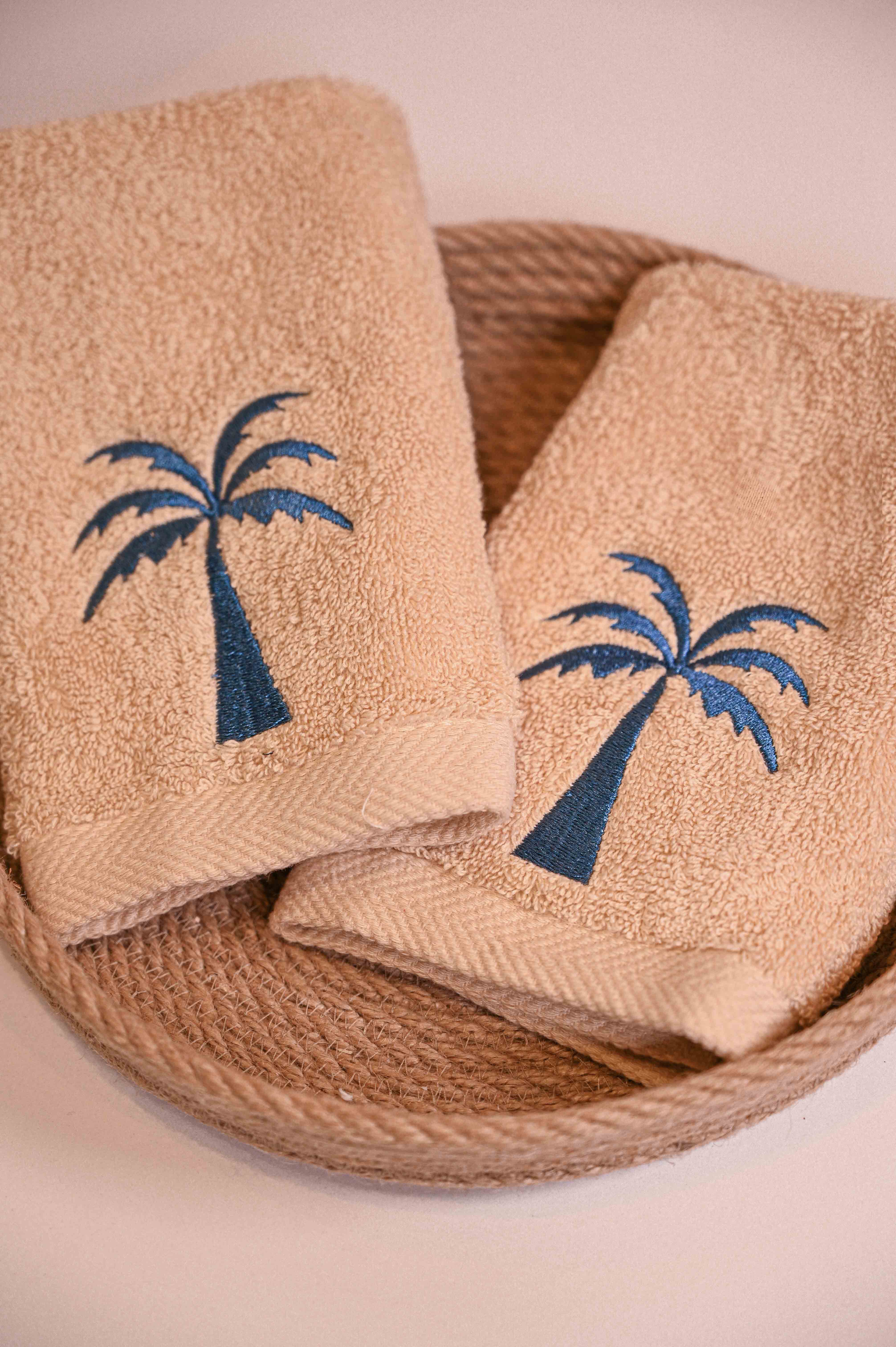 Blue Palm Guest Towel Set