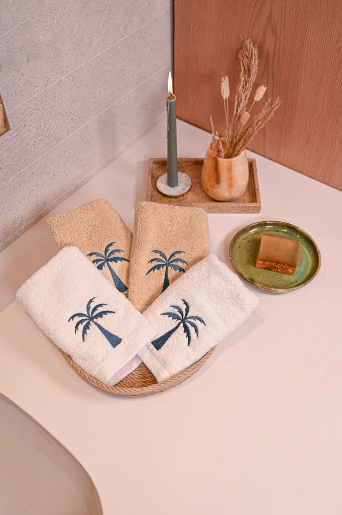 Blue Palm Guest Towel Set