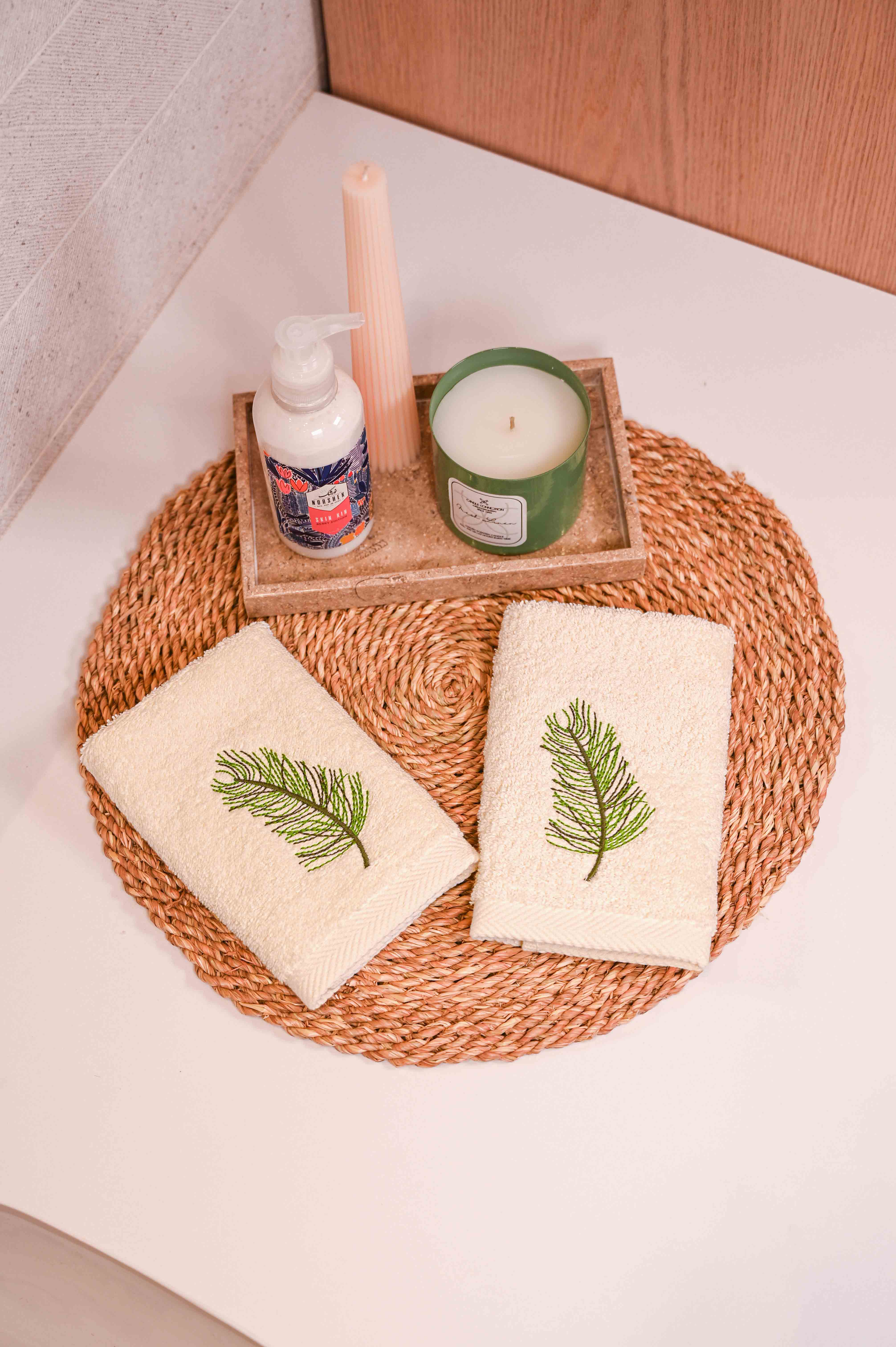 Spring Leaf Guest Towel Set
