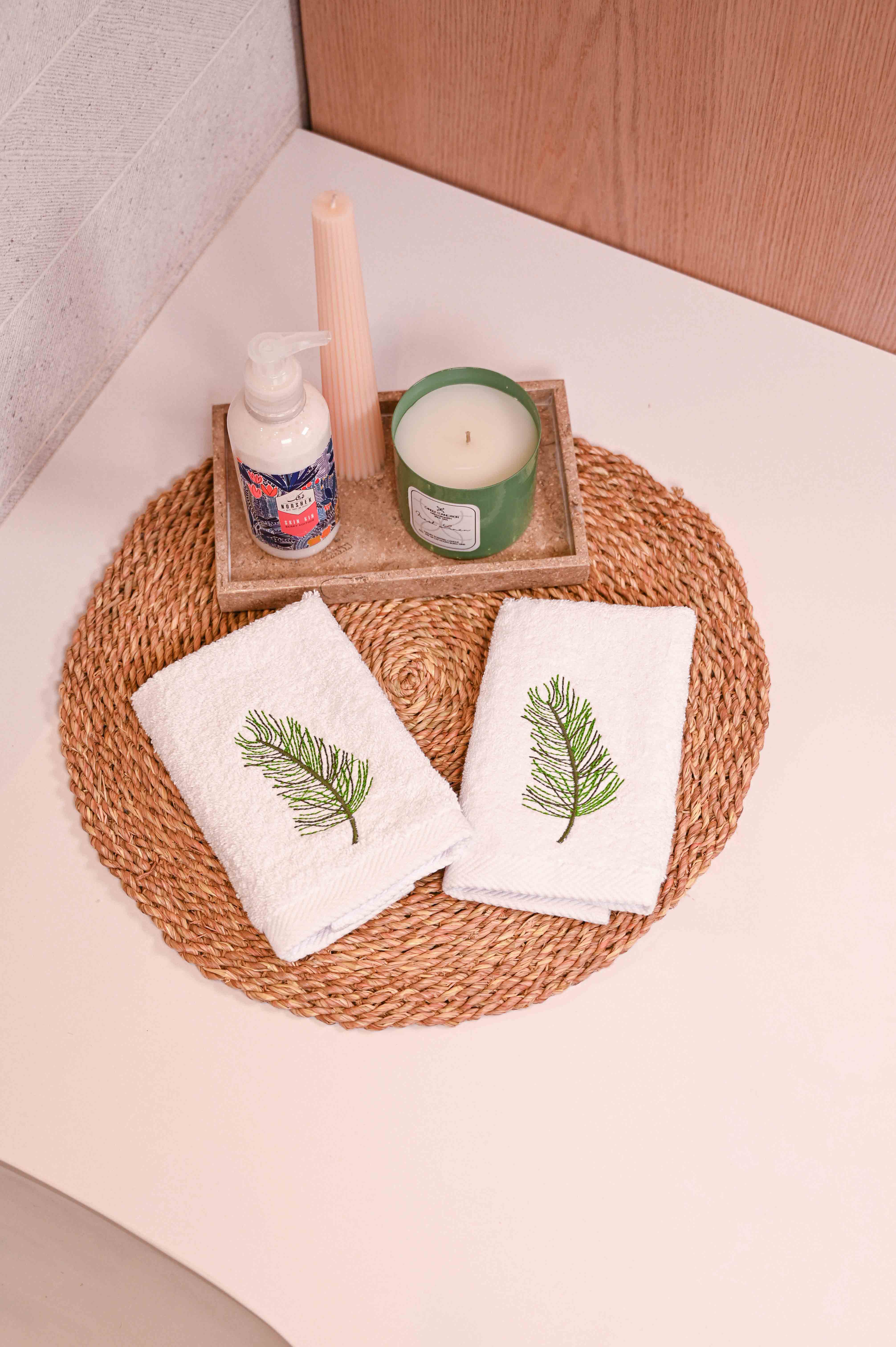 Spring Leaf Guest Towel Set