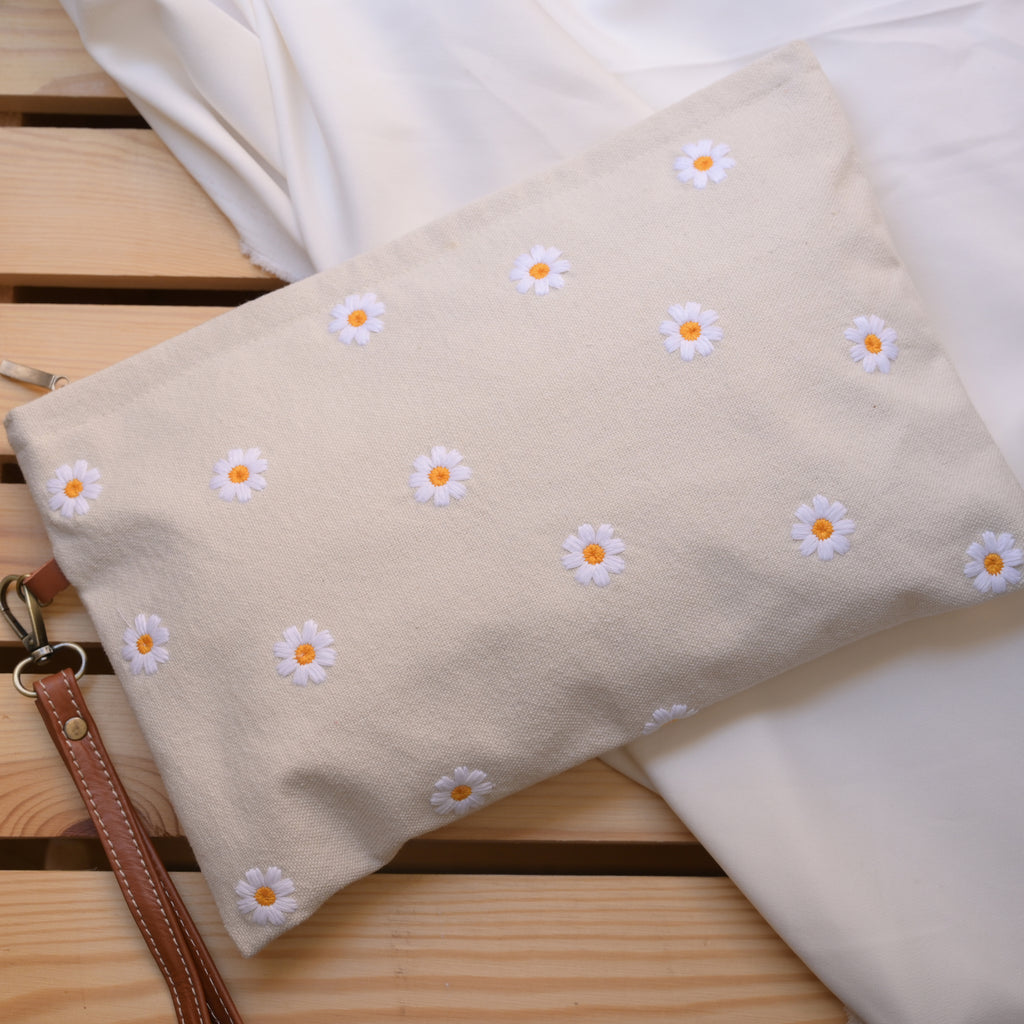 Daisy Pouch