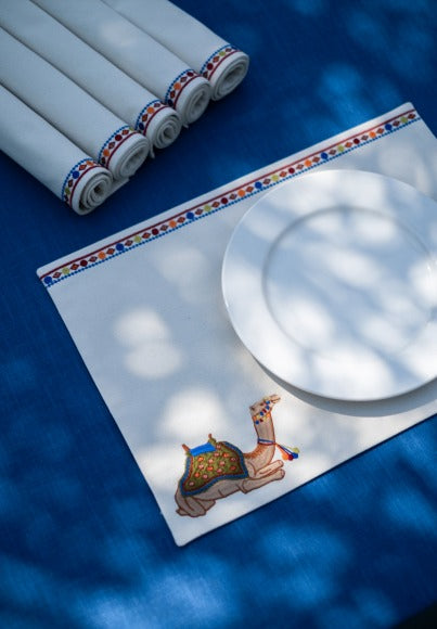 Naka Placemats Set