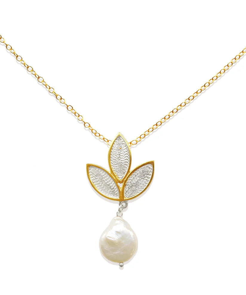 Leaf Pearl Necklace