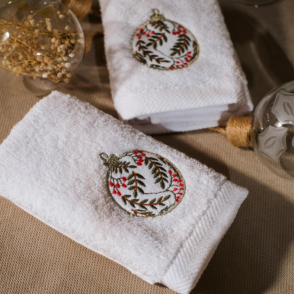 Frosted Ornaments Guest Towels Set