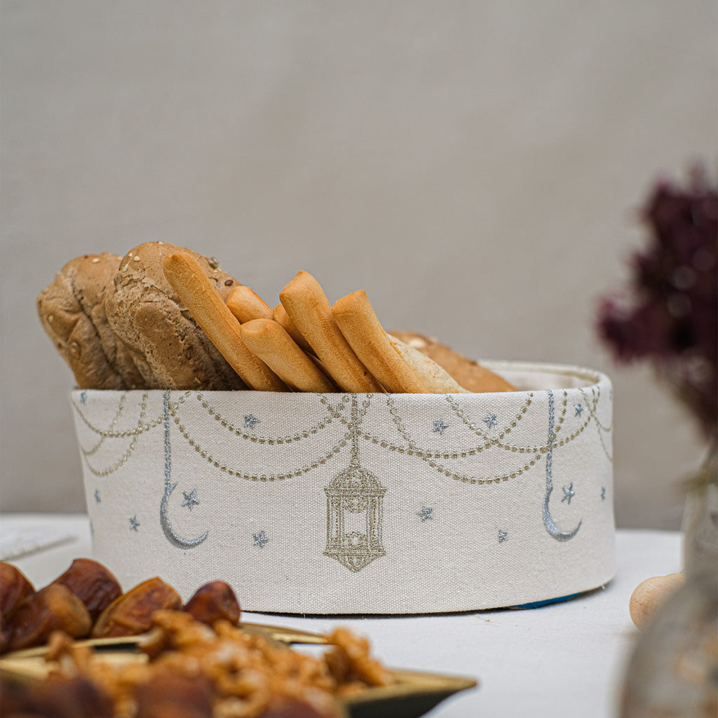 Hanging Lantern Breadbasket